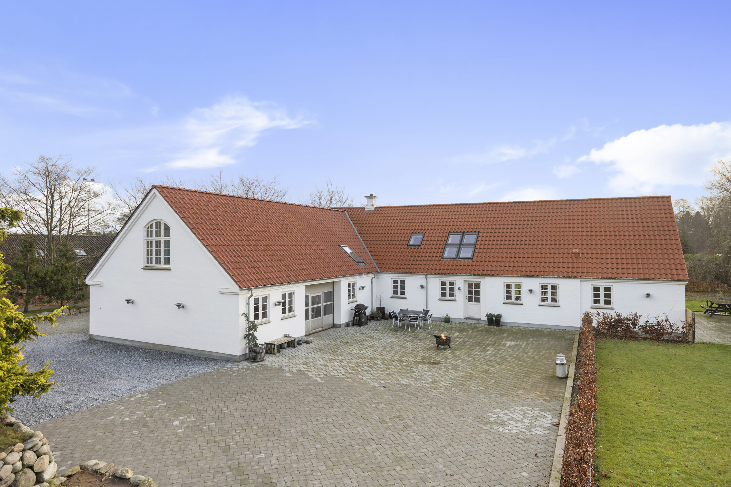 Fremhævet facade billede i fuldskærmstilstand. Billede af Østeralle 64, 9300 Sæby