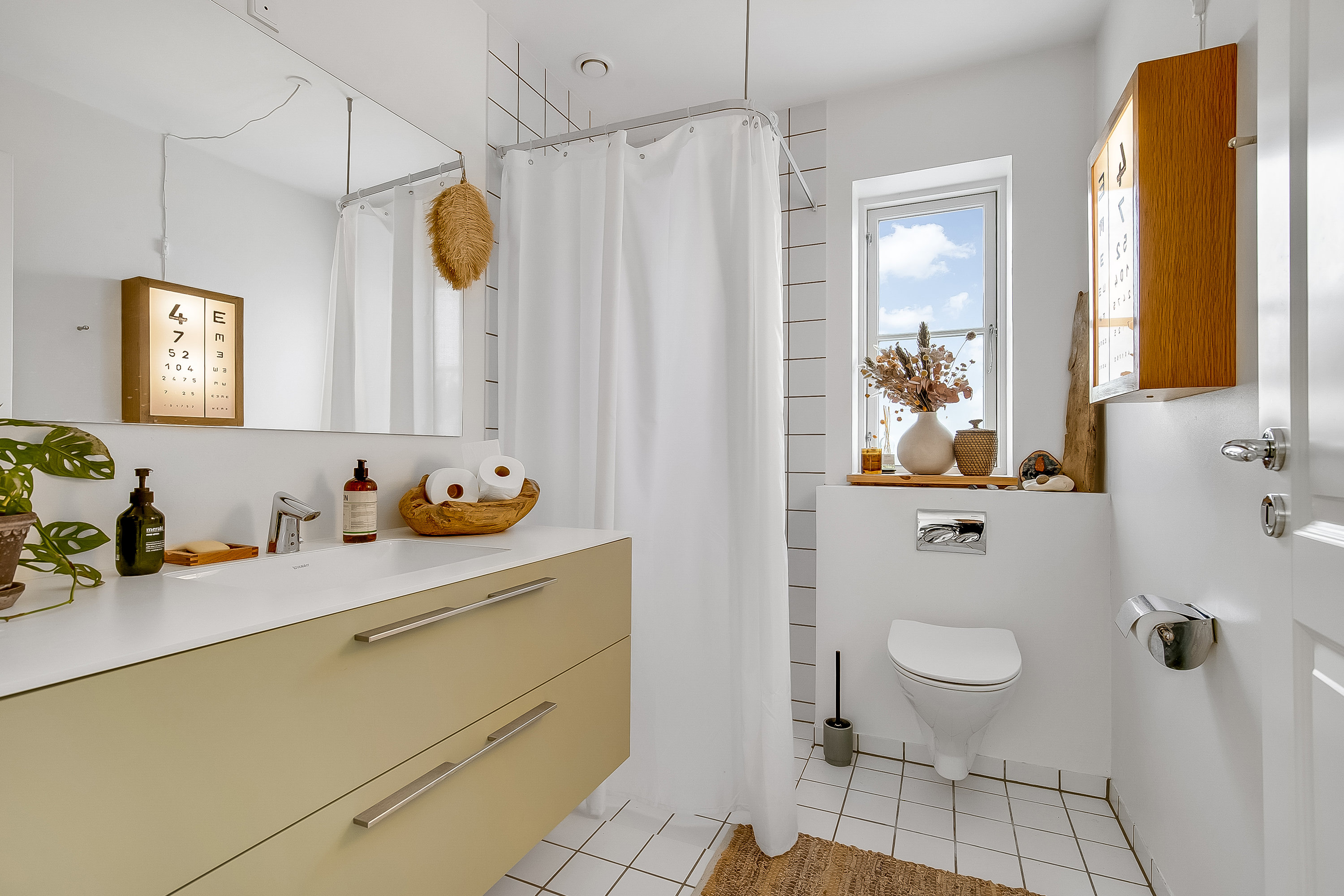 Fremhævet badeværelse billede i fuldskærmstilstand. Billede af Skolebakken 58A, Nr Bjert, 6000 Kolding