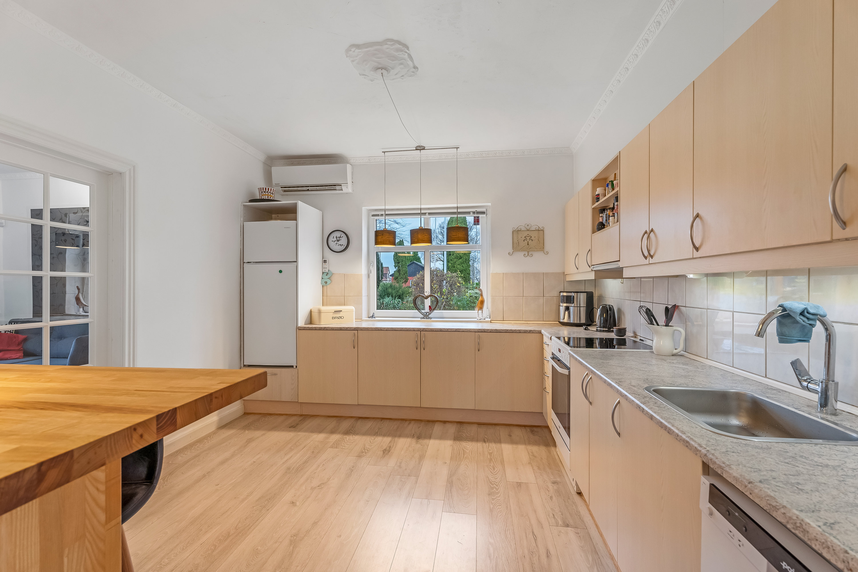 Miniaturebillede 1: køkken. Billede af Engestoftevej 92, Slemminge, 4990 Sakskøbing