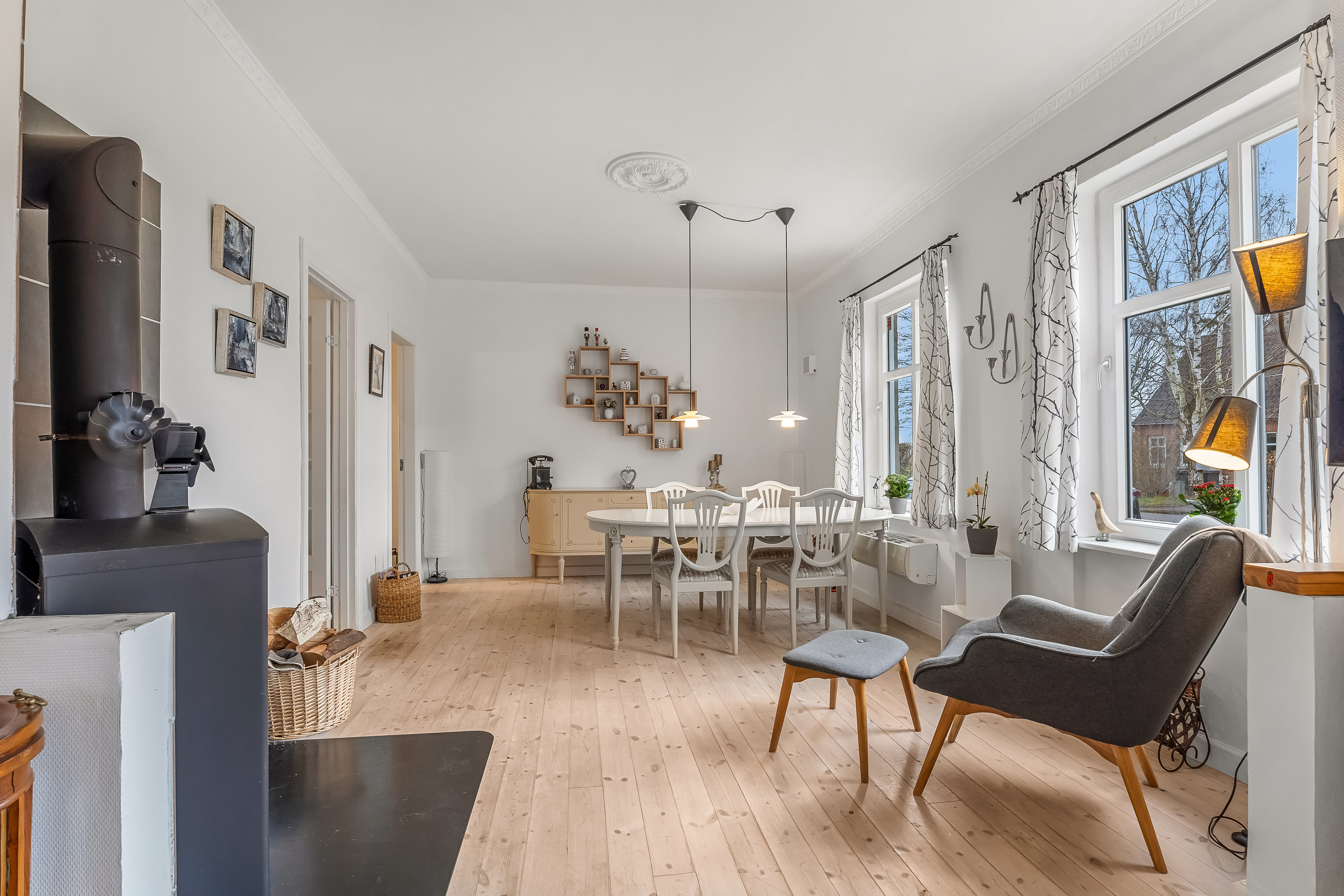 Fremhævet stue billede i fuldskærmstilstand. Billede af Engestoftevej 92, Slemminge, 4990 Sakskøbing