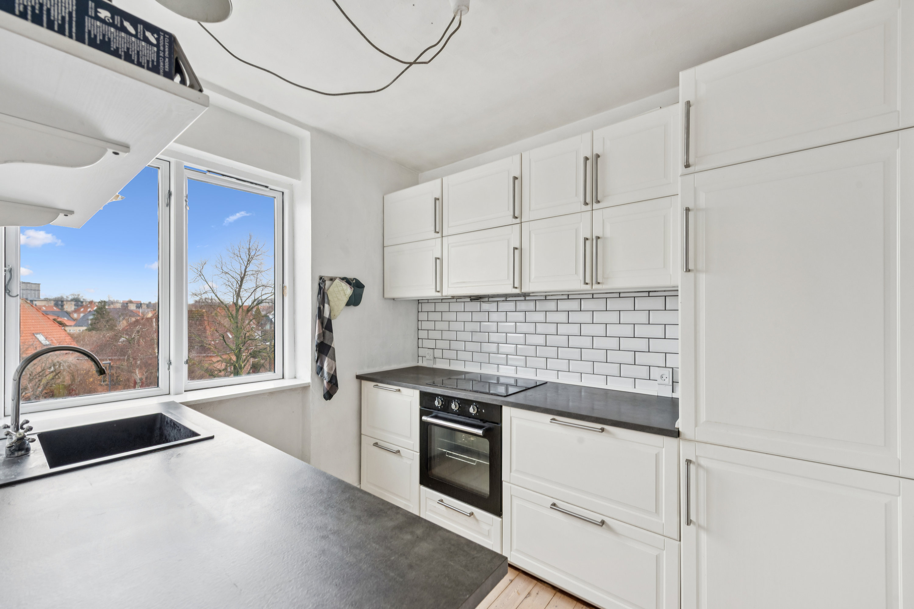 Fremhævet køkken billede i fuldskærmstilstand. Billede af Slotsherrensvej 15, 2. tv., 2720 Vanløse