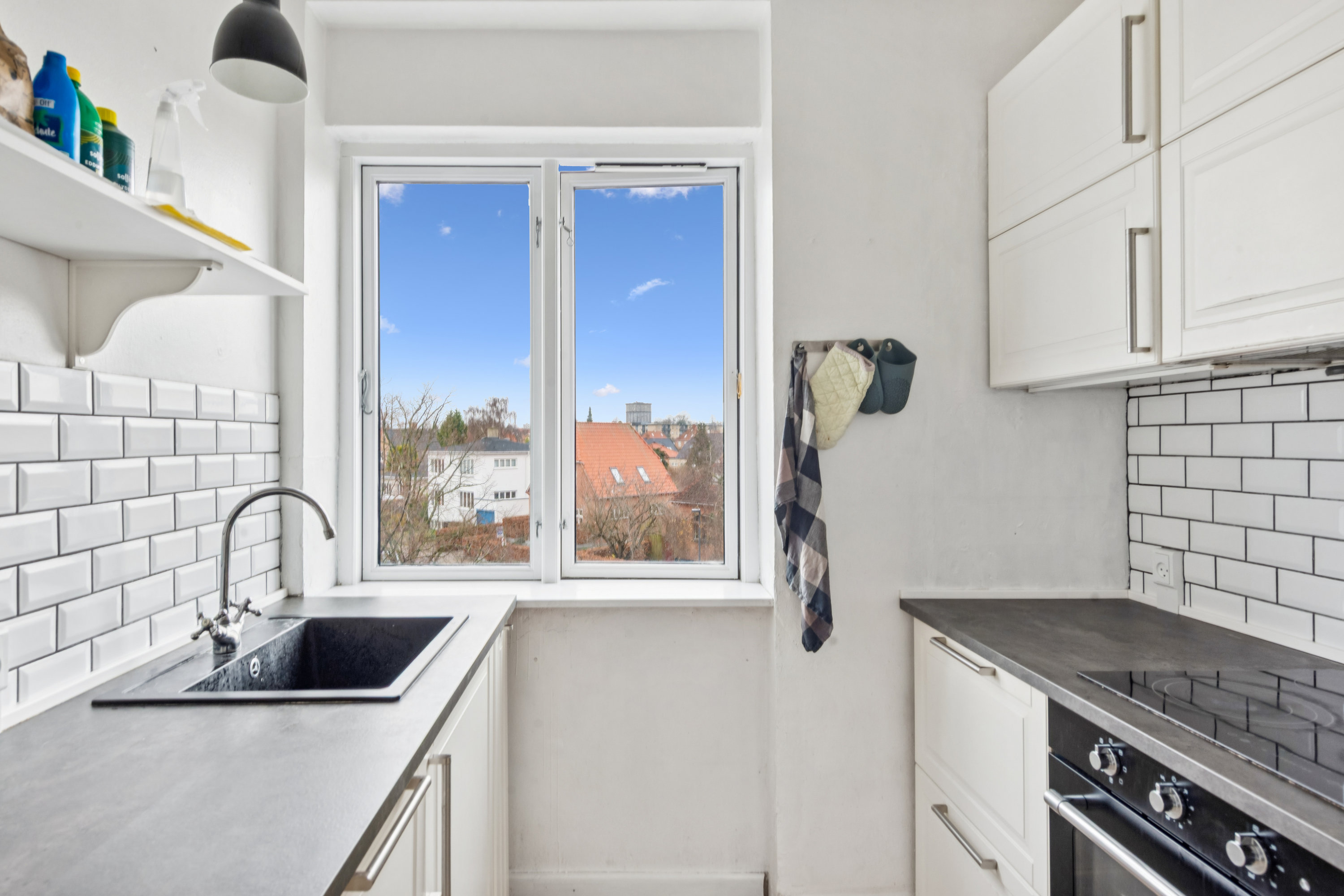 Fremhævet køkken billede i fuldskærmstilstand. Billede af Slotsherrensvej 15, 2. tv., 2720 Vanløse