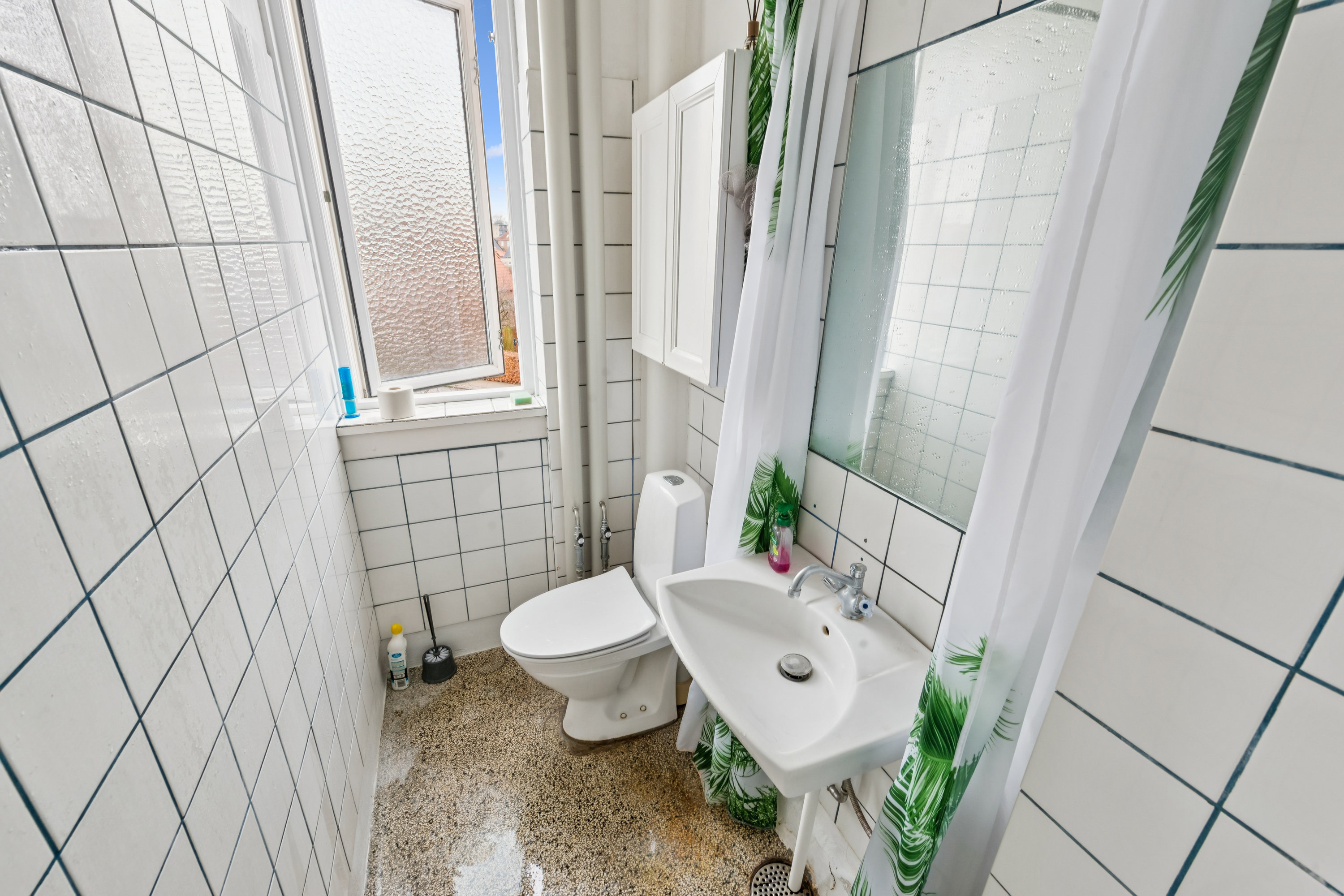 Fremhævet badeværelse billede i fuldskærmstilstand. Billede af Slotsherrensvej 15, 2. tv., 2720 Vanløse