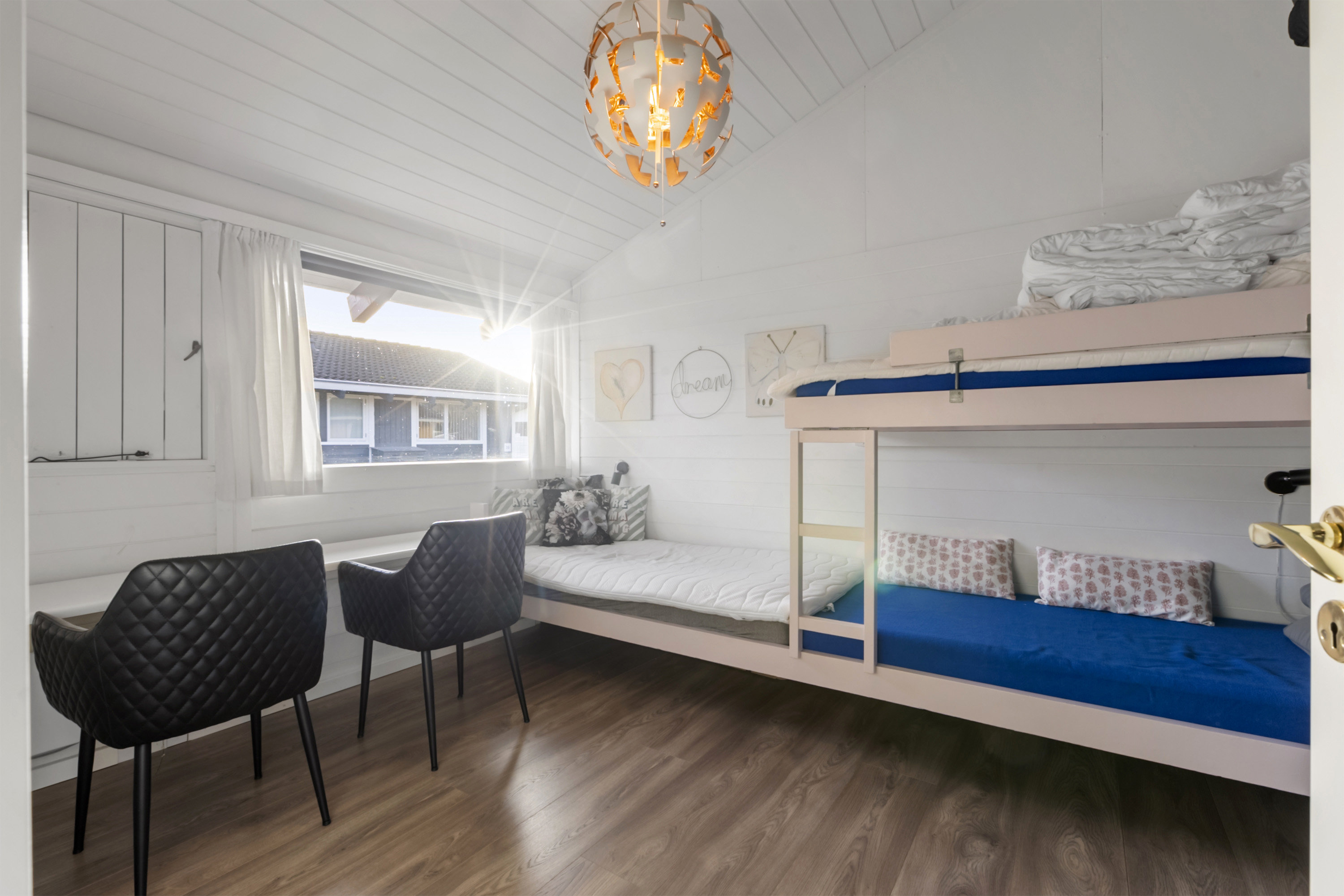 Fremhævet soveværelse billede i fuldskærmstilstand. Billede af Solbakkevej 5, Løjt Feriecenter, 6200 Aabenraa