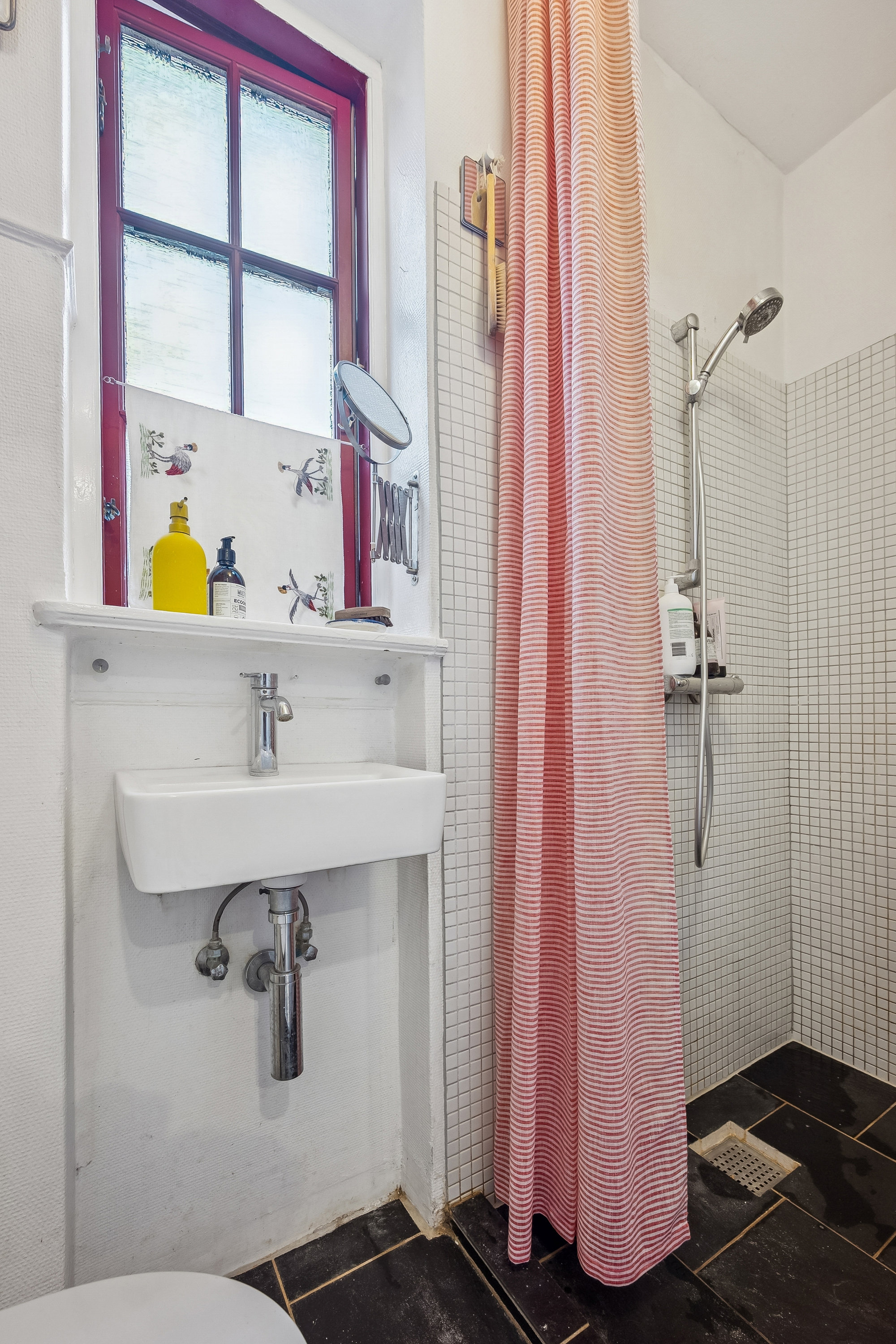 Fremhævet  billede i fuldskærmstilstand. Billede af Vestre Allé 7, st.., 2500 Valby