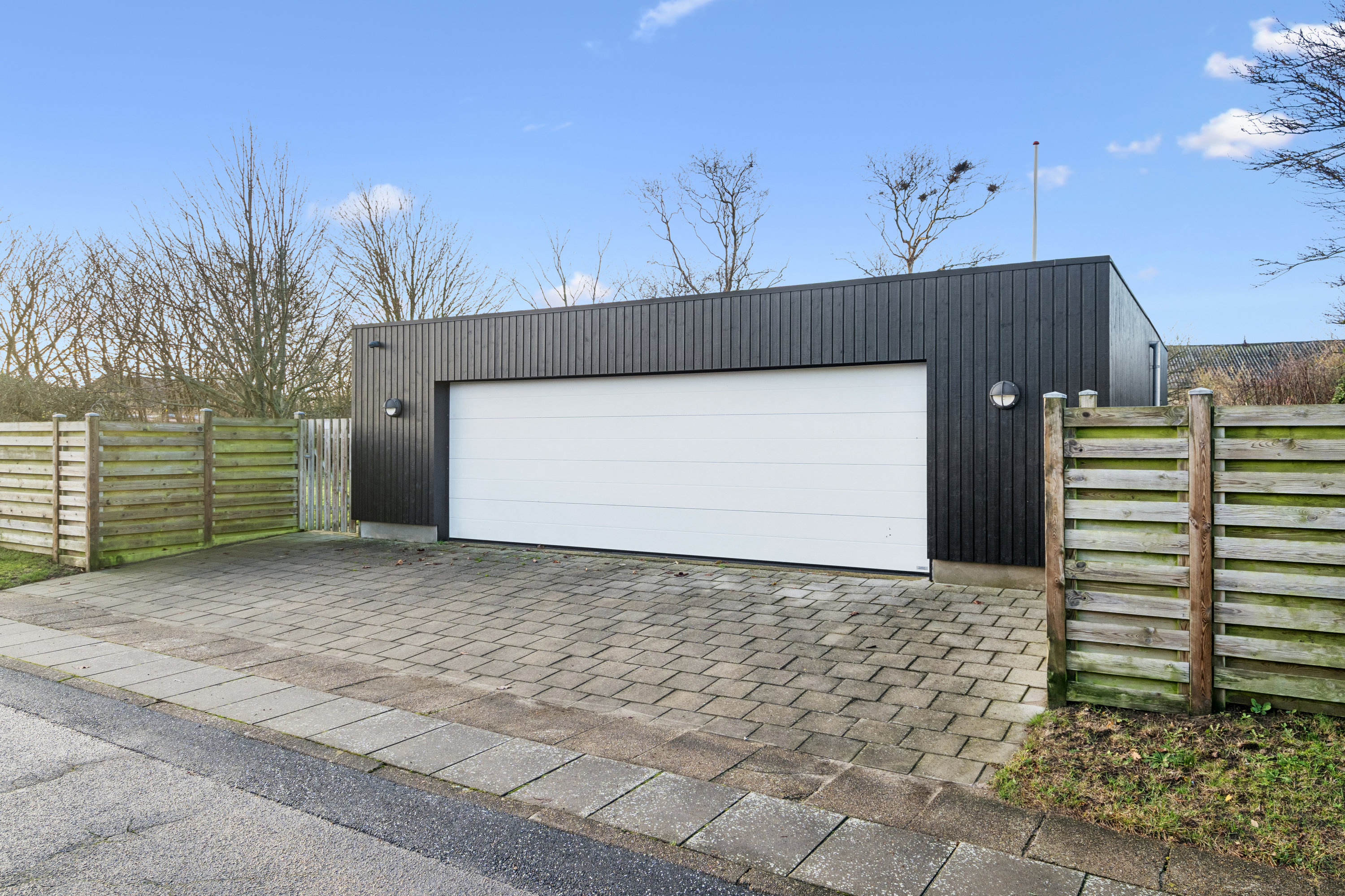 Miniaturebillede 1: garage. Billede af Uggerbyvej 16, Åbyen, 9850 Hirtshals