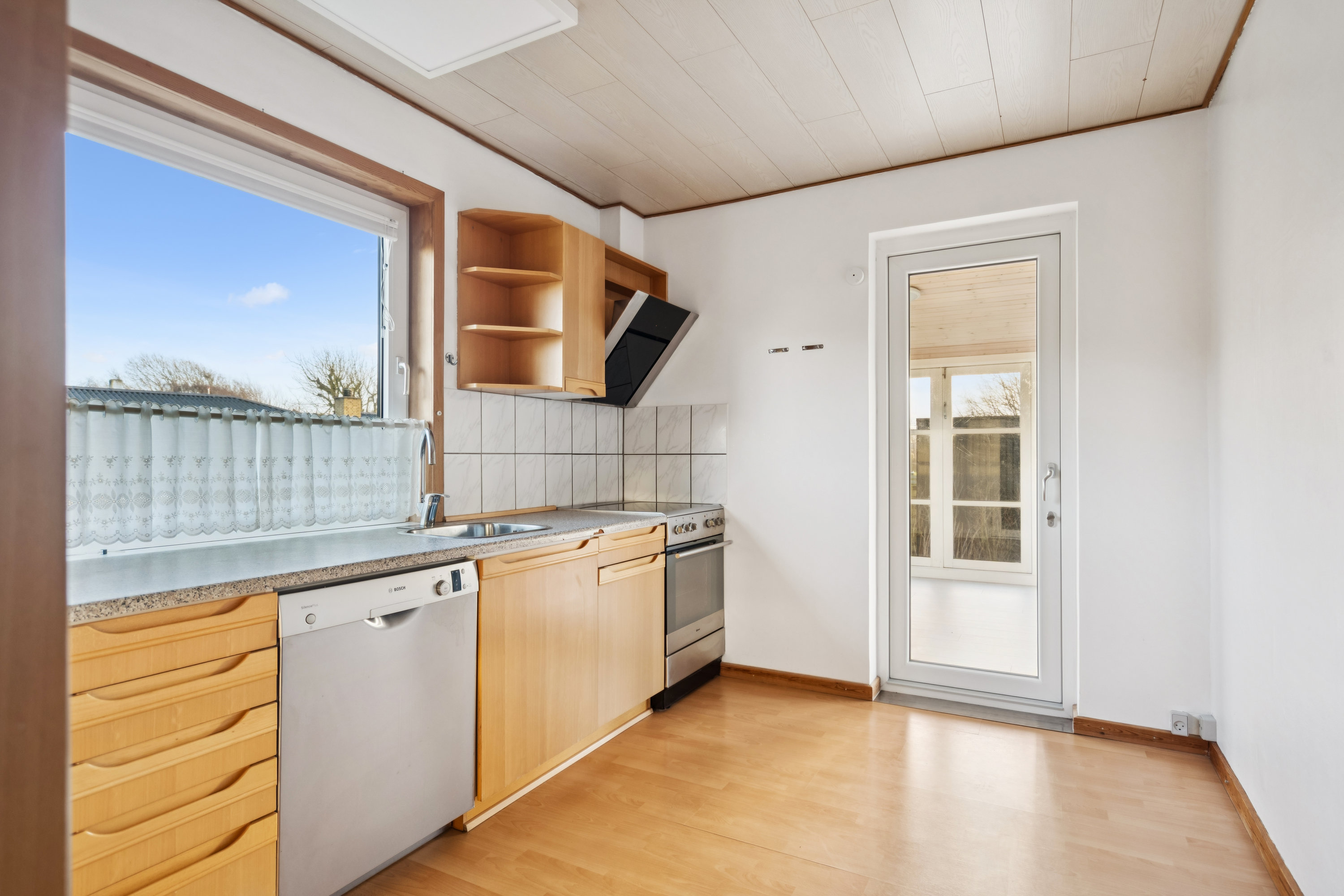 Fremhævet køkken billede i fuldskærmstilstand. Billede af Uggerbyvej 16, Åbyen, 9850 Hirtshals