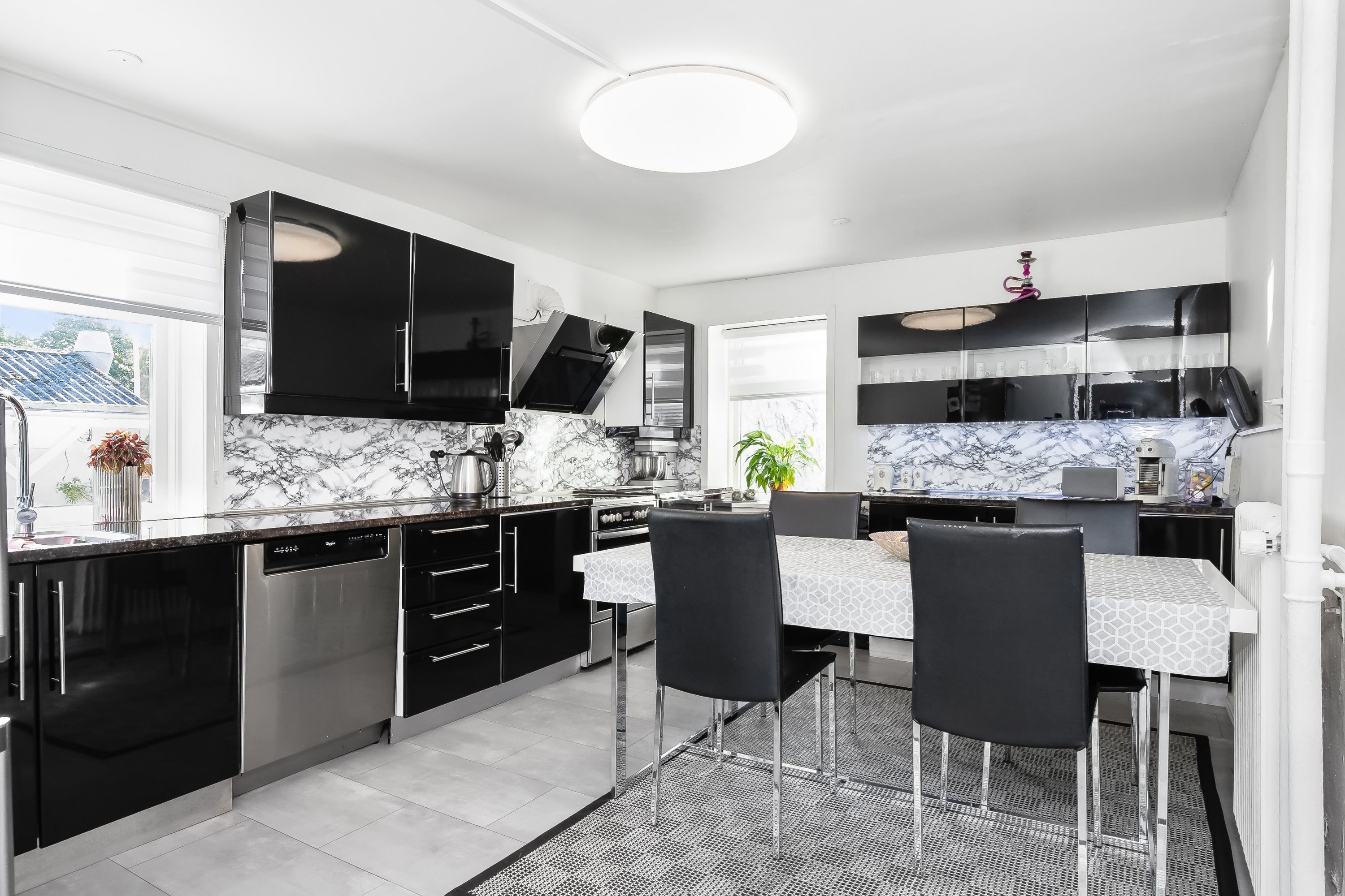 Miniaturebillede 1: køkken. Billede af Vejstruprød Landevej 20, 6093 Sjølund