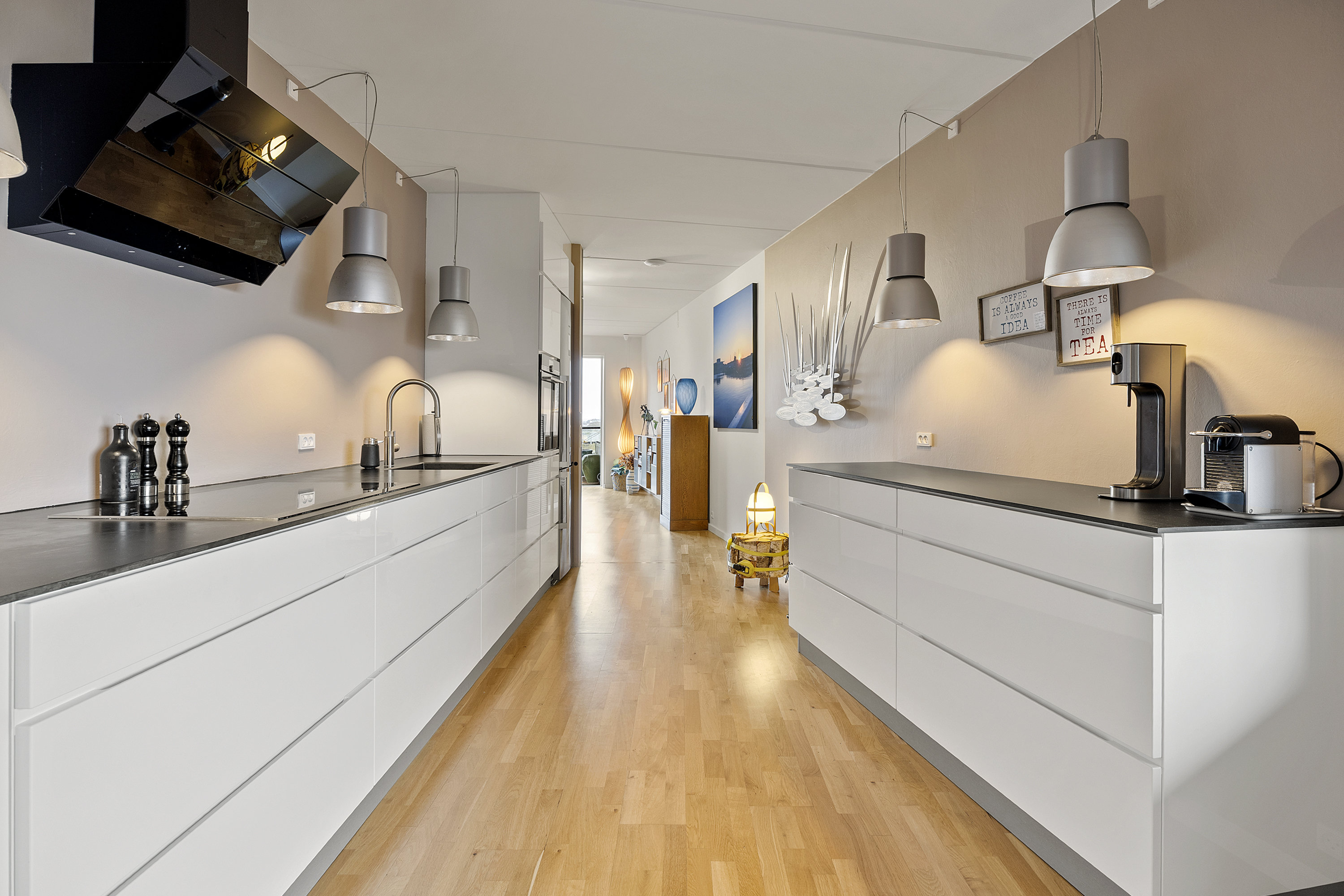 Fremhævet køkken billede i fuldskærmstilstand. Billede af Margretheholmsvej 64, 6. tv., 1432 København K