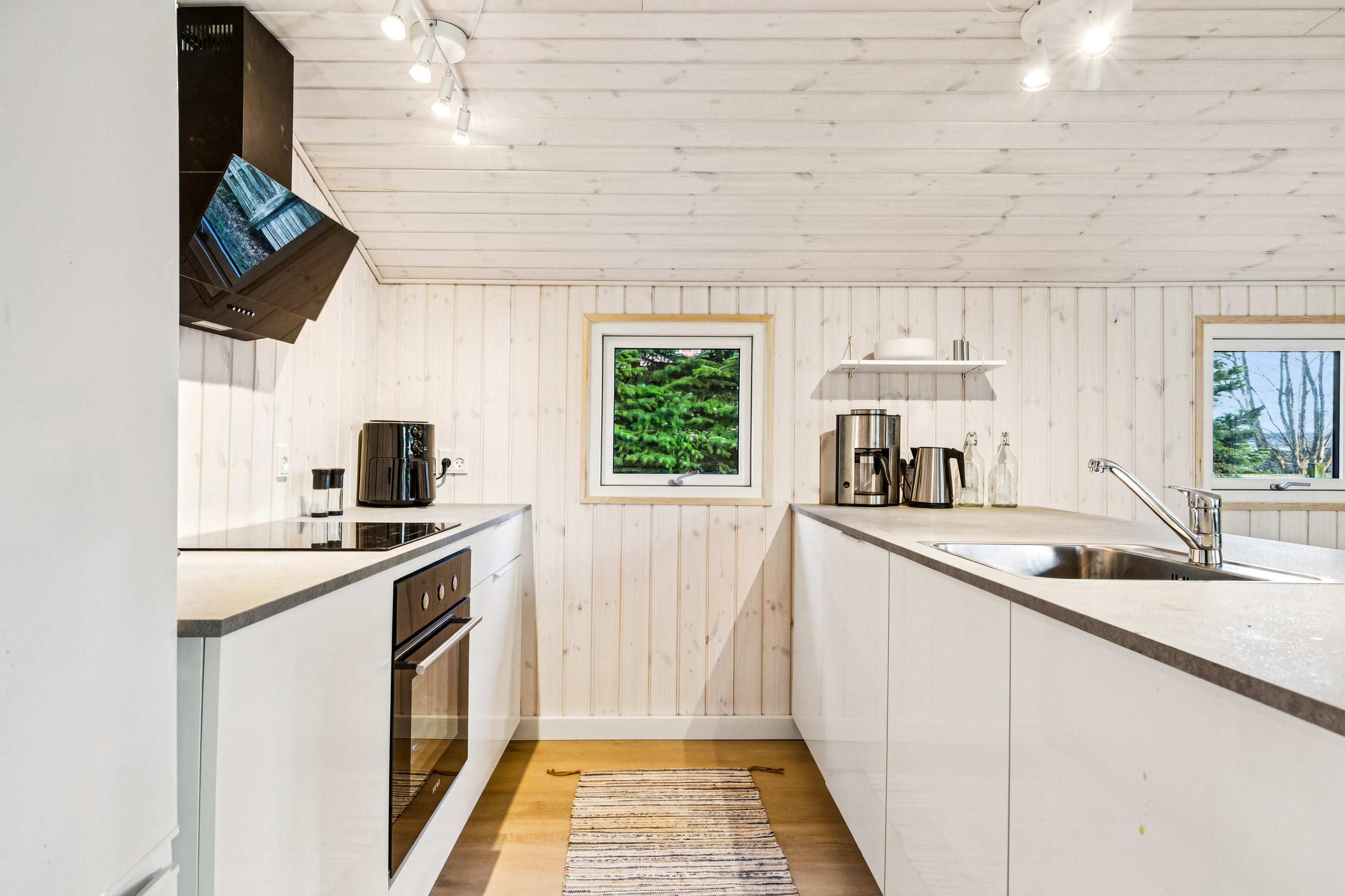 Fremhævet køkken billede i fuldskærmstilstand. Billede af Hybenvej 50, Egense, 9280 Storvorde