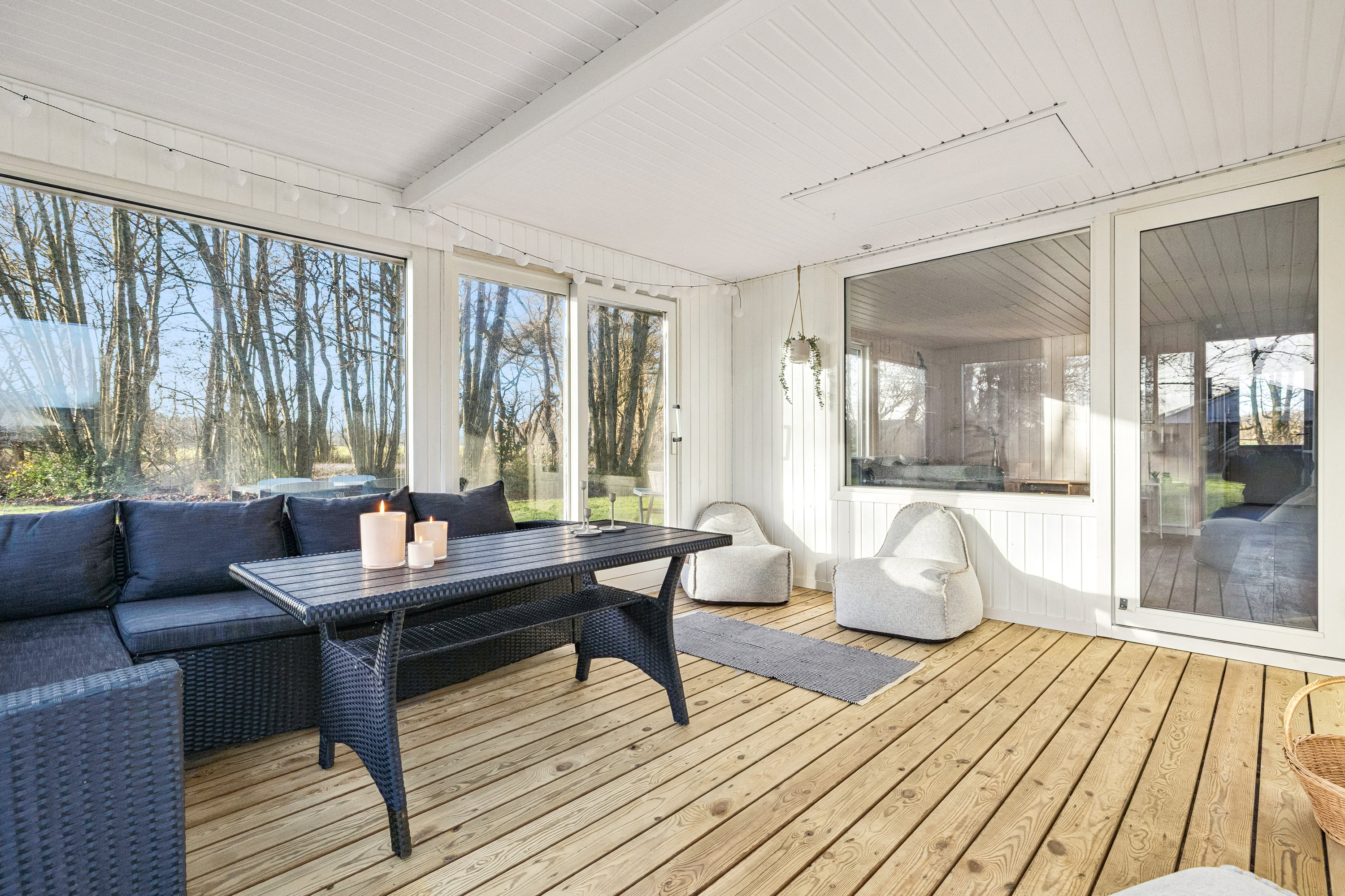 Fremhævet stue billede i fuldskærmstilstand. Billede af Hybenvej 50, Egense, 9280 Storvorde