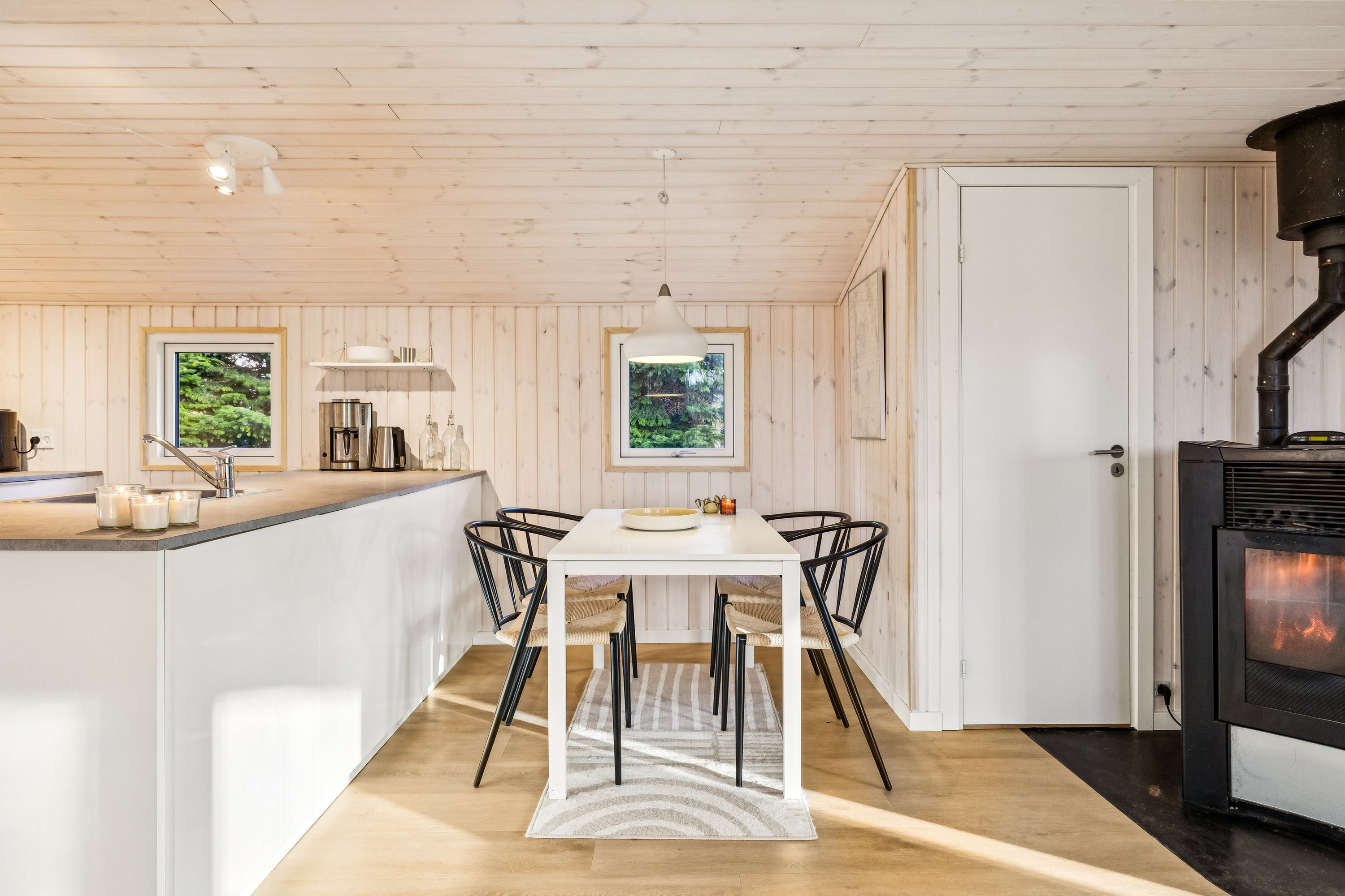 Fremhævet køkken billede i fuldskærmstilstand. Billede af Hybenvej 50, Egense, 9280 Storvorde