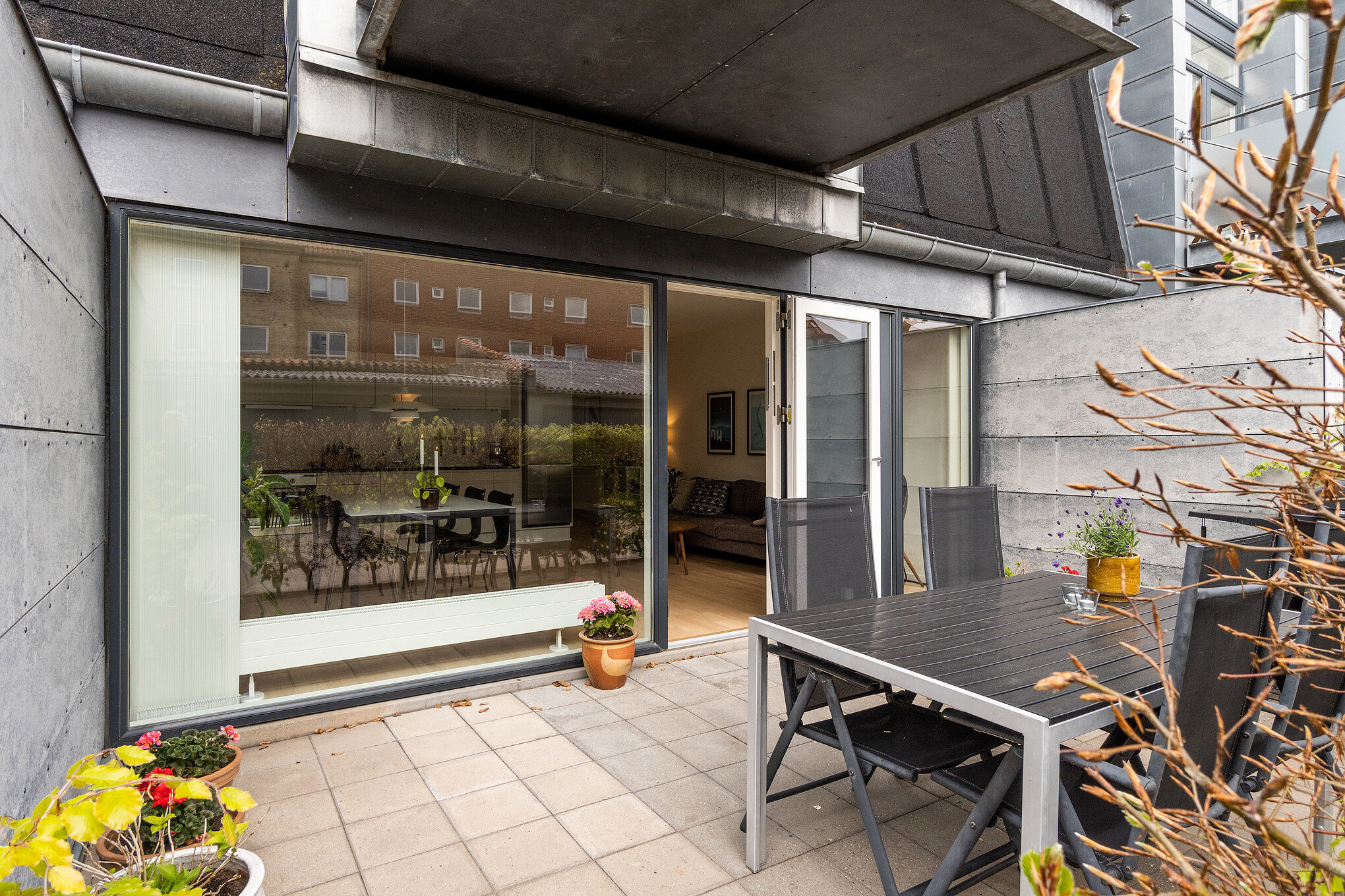 Fremhævet terrasse billede i fuldskærmstilstand. Billede af Engtoftevej 31C, st.., 9000 Aalborg