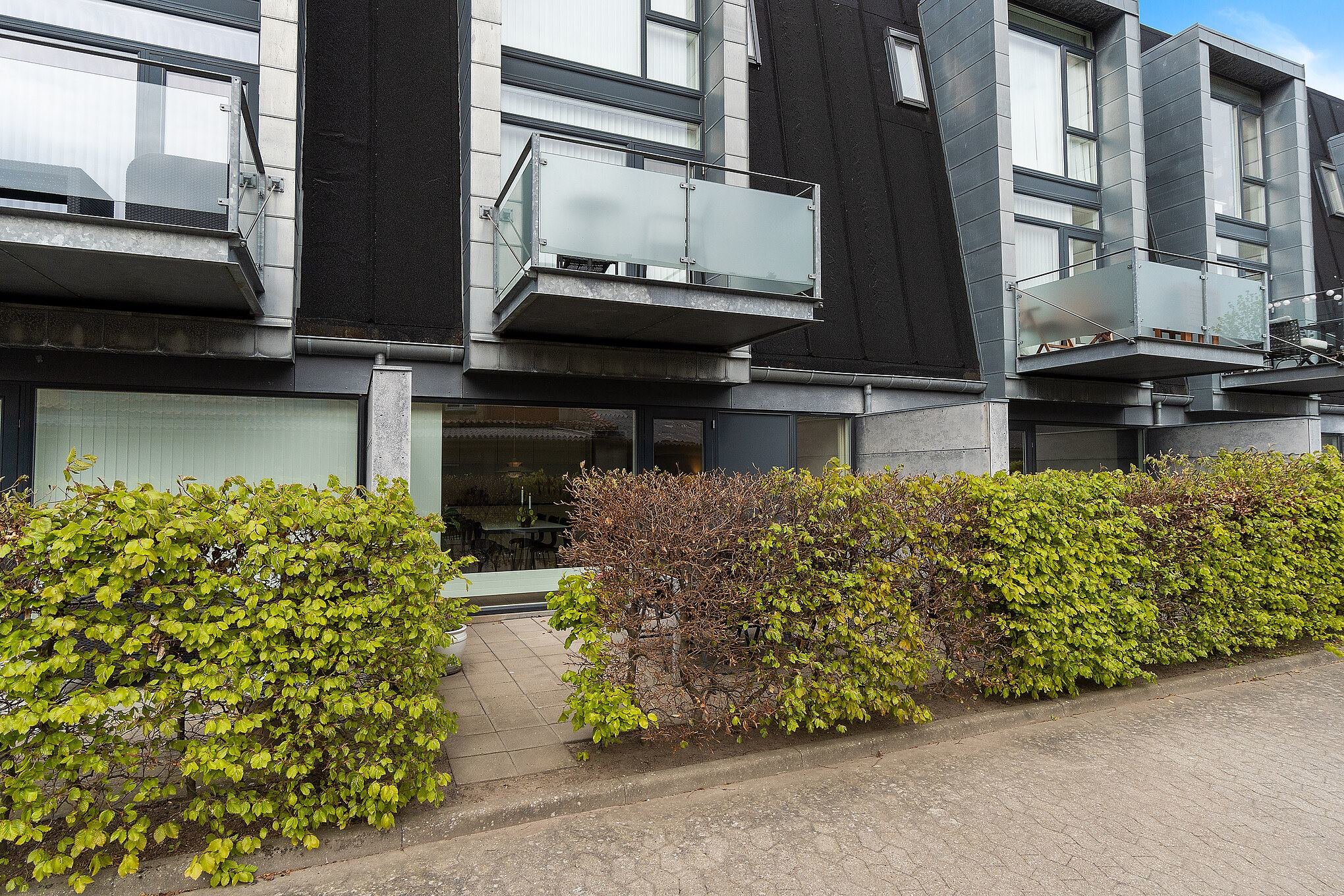 Fremhævet terrasse billede i fuldskærmstilstand. Billede af Engtoftevej 31C, st.., 9000 Aalborg