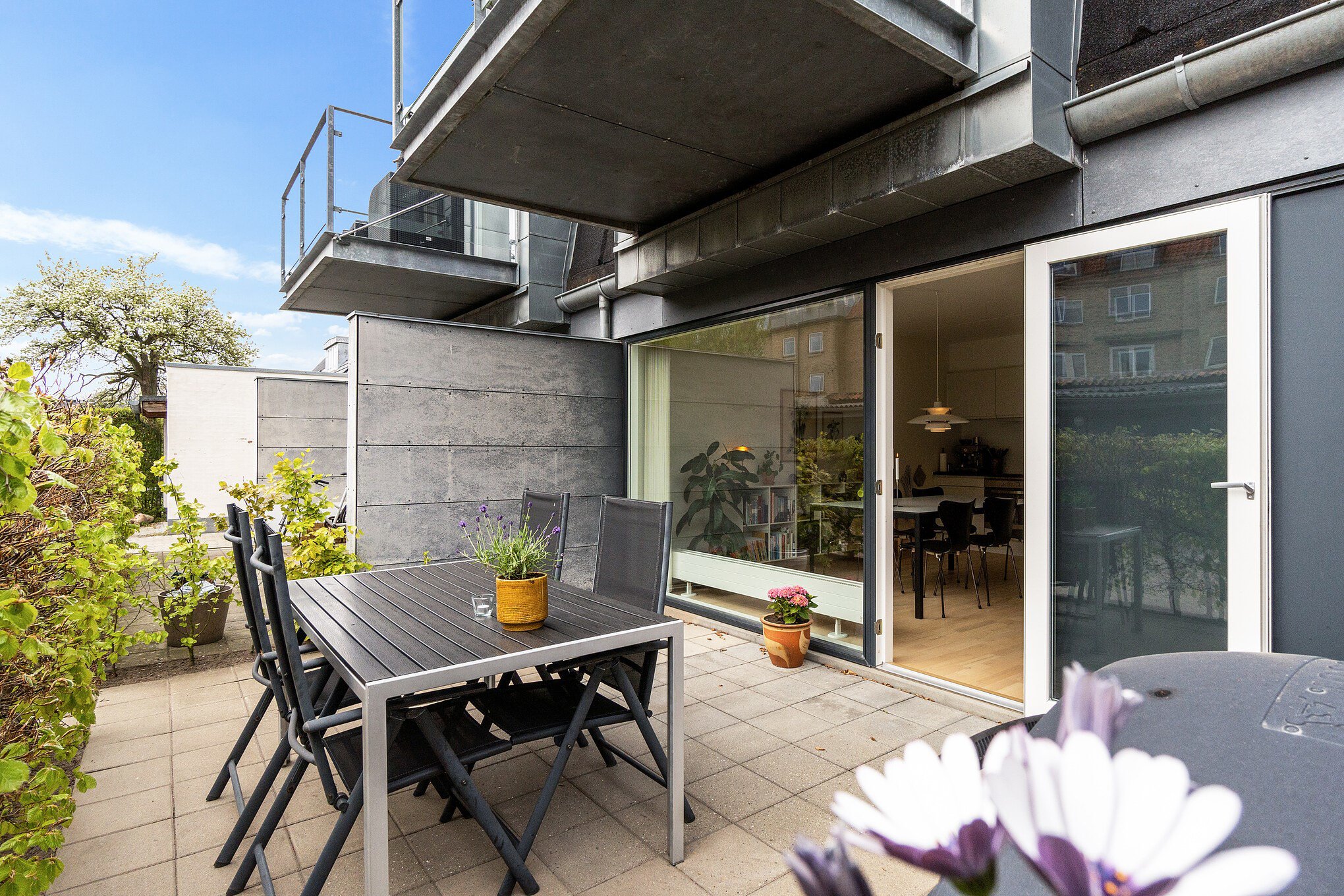 Fremhævet terrasse billede i fuldskærmstilstand. Billede af Engtoftevej 31C, st.., 9000 Aalborg