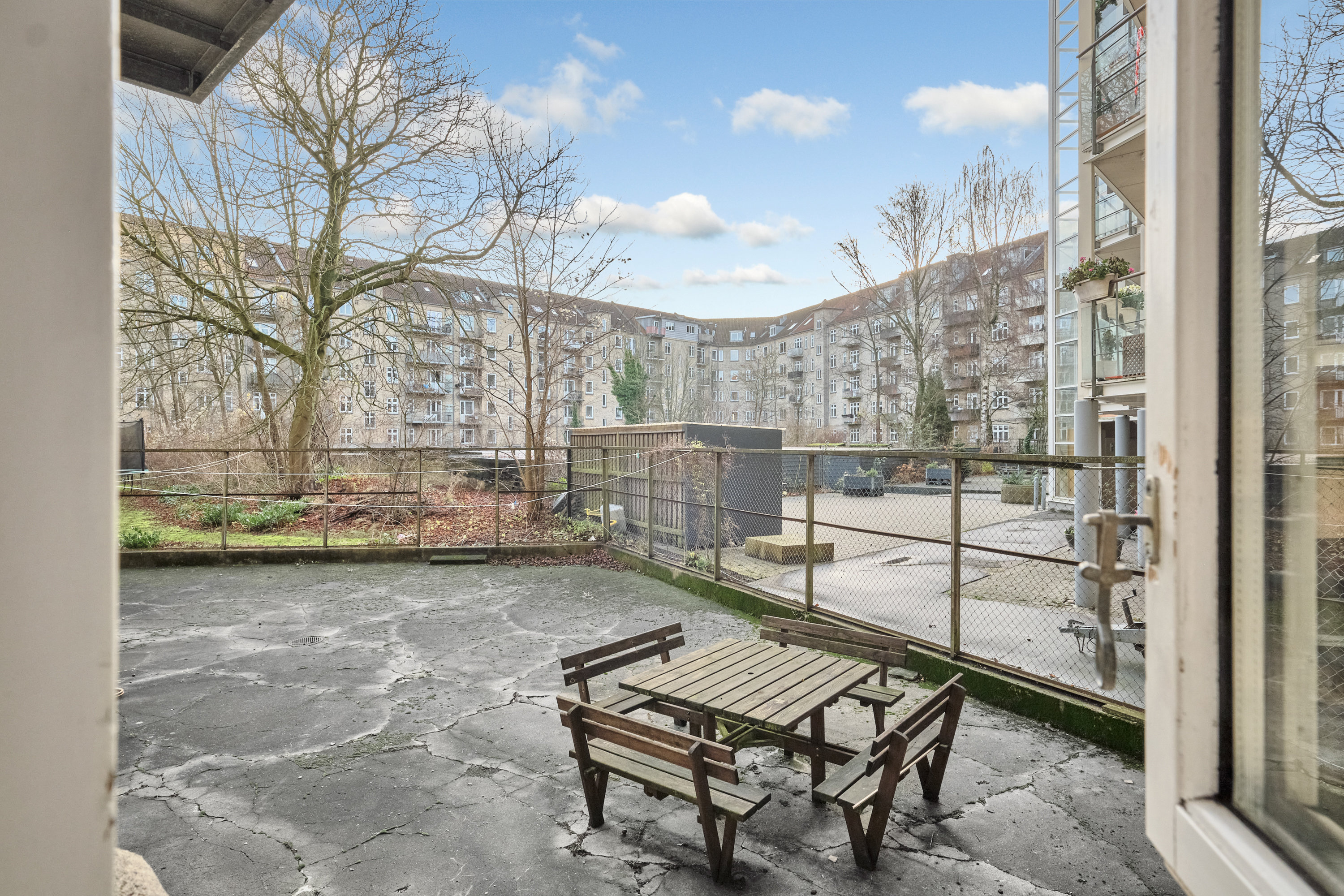 Fremhævet gårdmiljø billede i fuldskærmstilstand. Billede af Carl Bertelsens Gade 1, st.. tv., 8000 Aarhus C