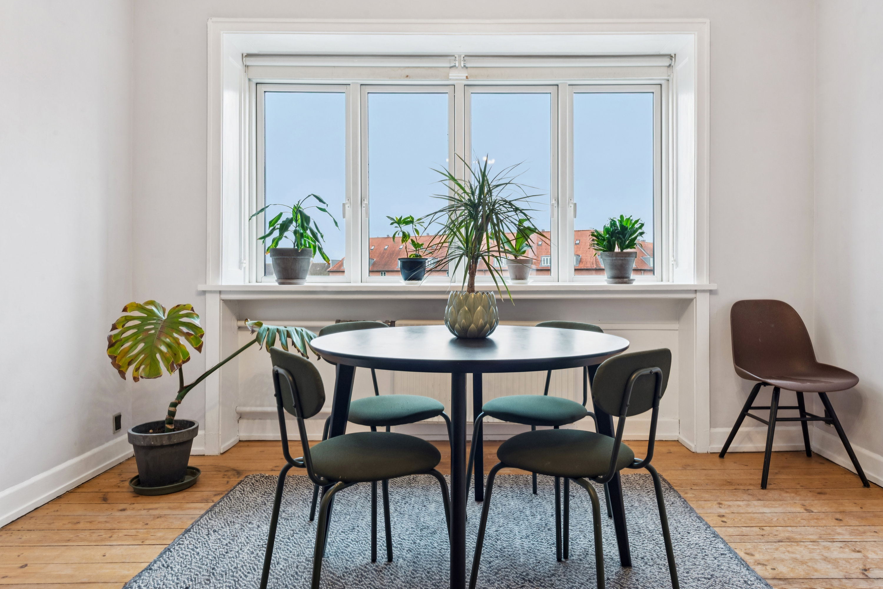 Miniaturebillede 1: stue. Billede af Brønshøj Kirkevej 4, 3. th., 2700 Brønshøj