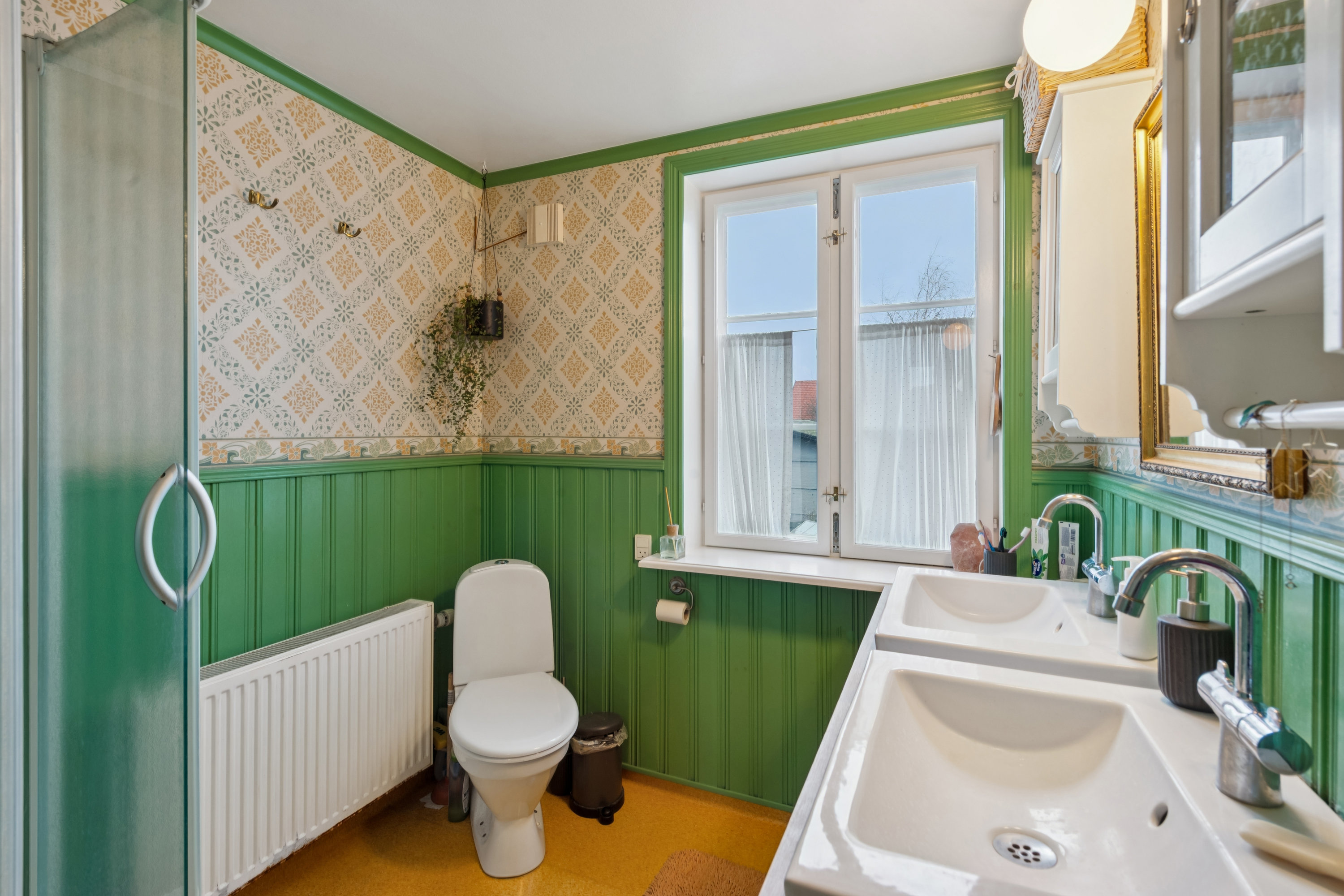 Fremhævet badeværelse billede i fuldskærmstilstand. Billede af Tersløsevej 38, 2700 Brønshøj