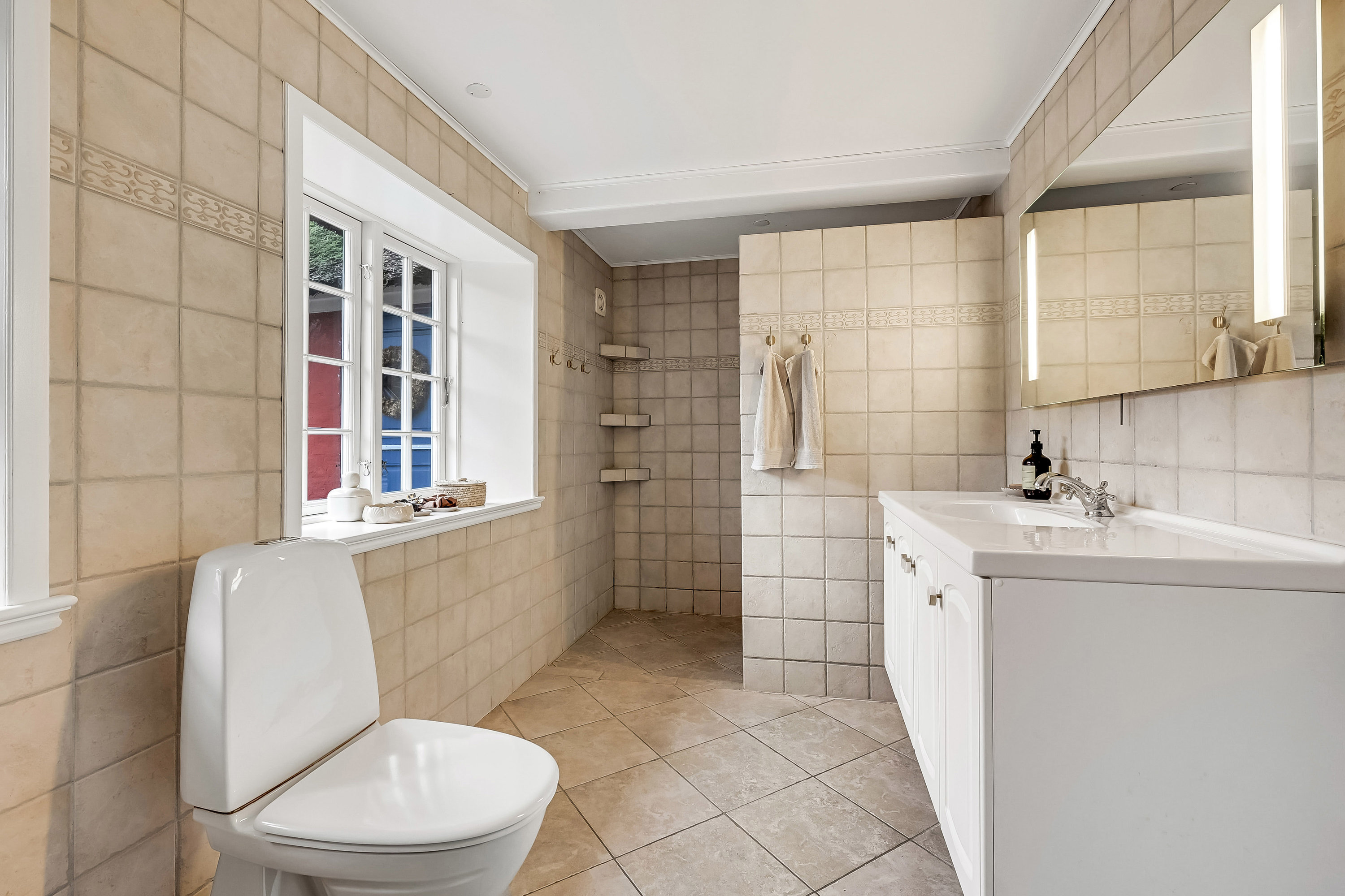 Fremhævet badeværelse billede i fuldskærmstilstand. Billede af Nordre Engvej 2, Nordby, 6720 Fanø