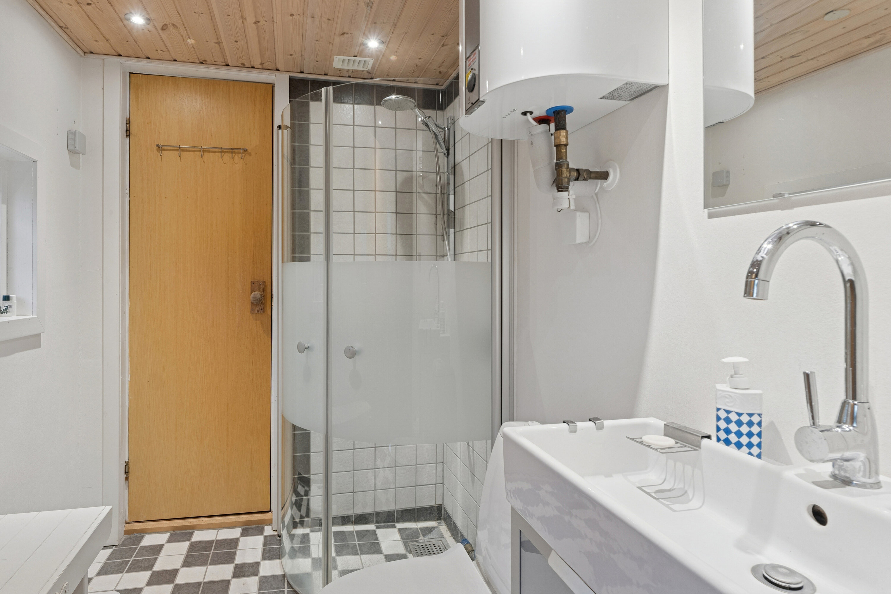 Fremhævet badeværelse billede i fuldskærmstilstand. Billede af Fjordternevej 14, Helligsø, 7760 Hurup Thy