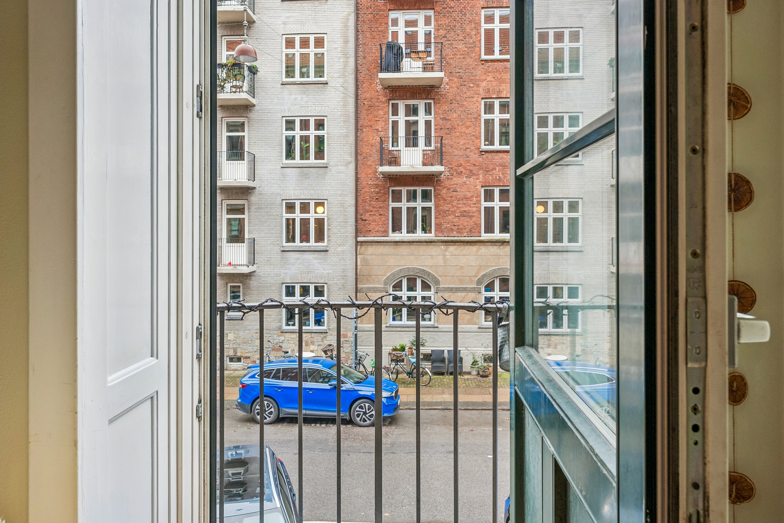 Fremhævet entré billede i fuldskærmstilstand. Billede af Silkeborggade 43, 1. th., 2100 København Ø