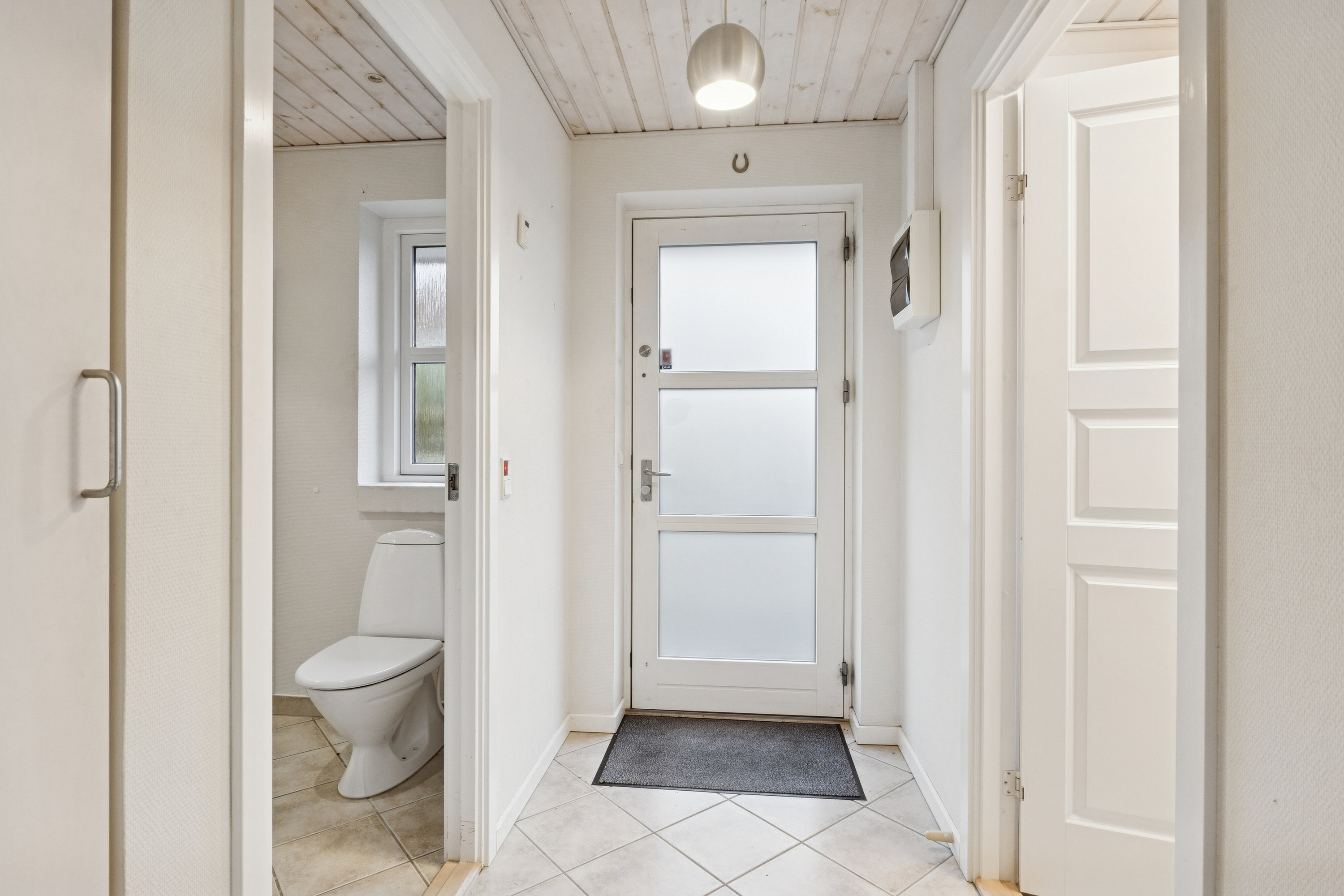 Fremhævet entré billede i fuldskærmstilstand. Billede af Rosengården 19, 4653 Karise