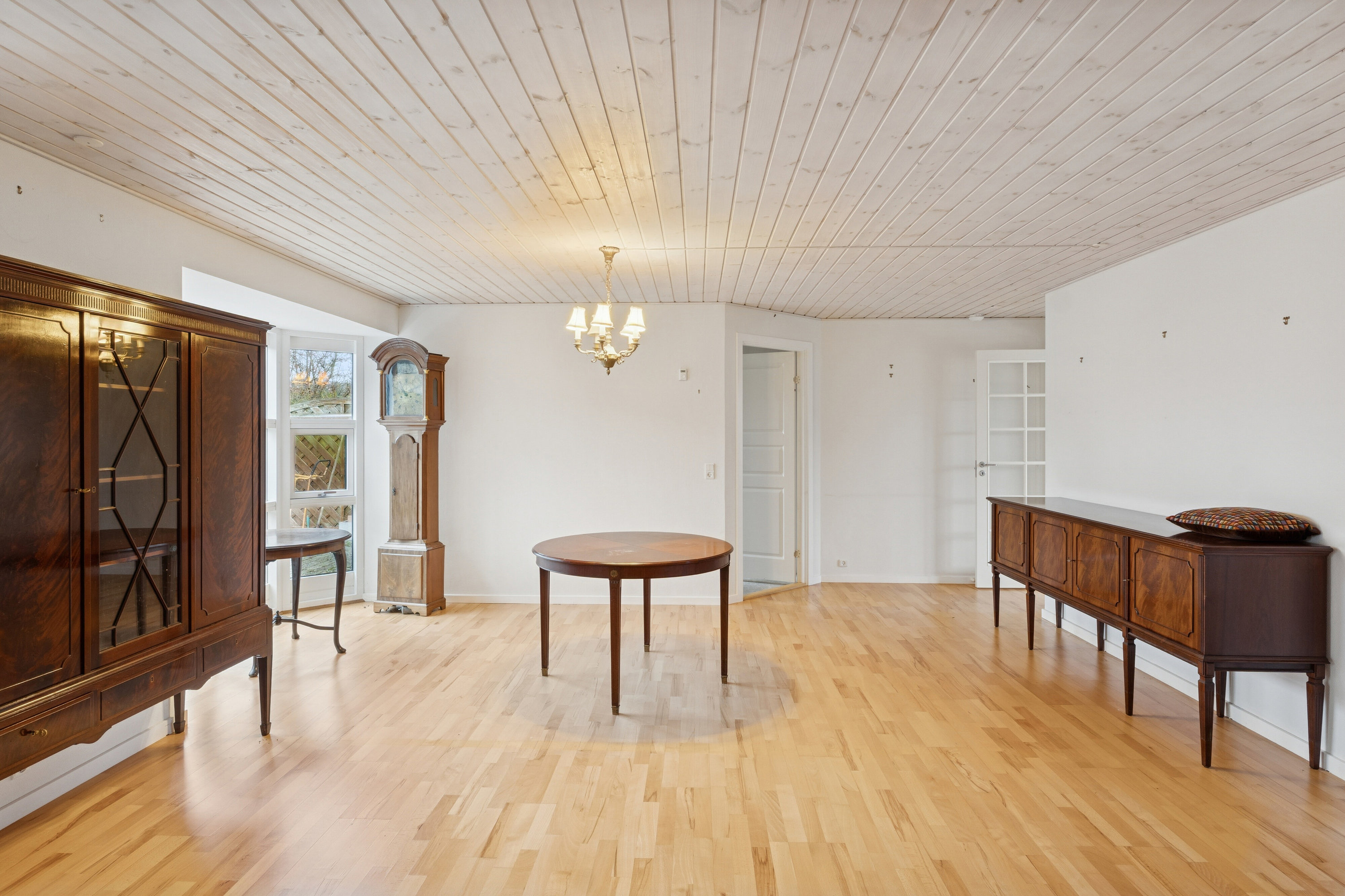 Fremhævet stue billede i fuldskærmstilstand. Billede af Rosengården 19, 4653 Karise