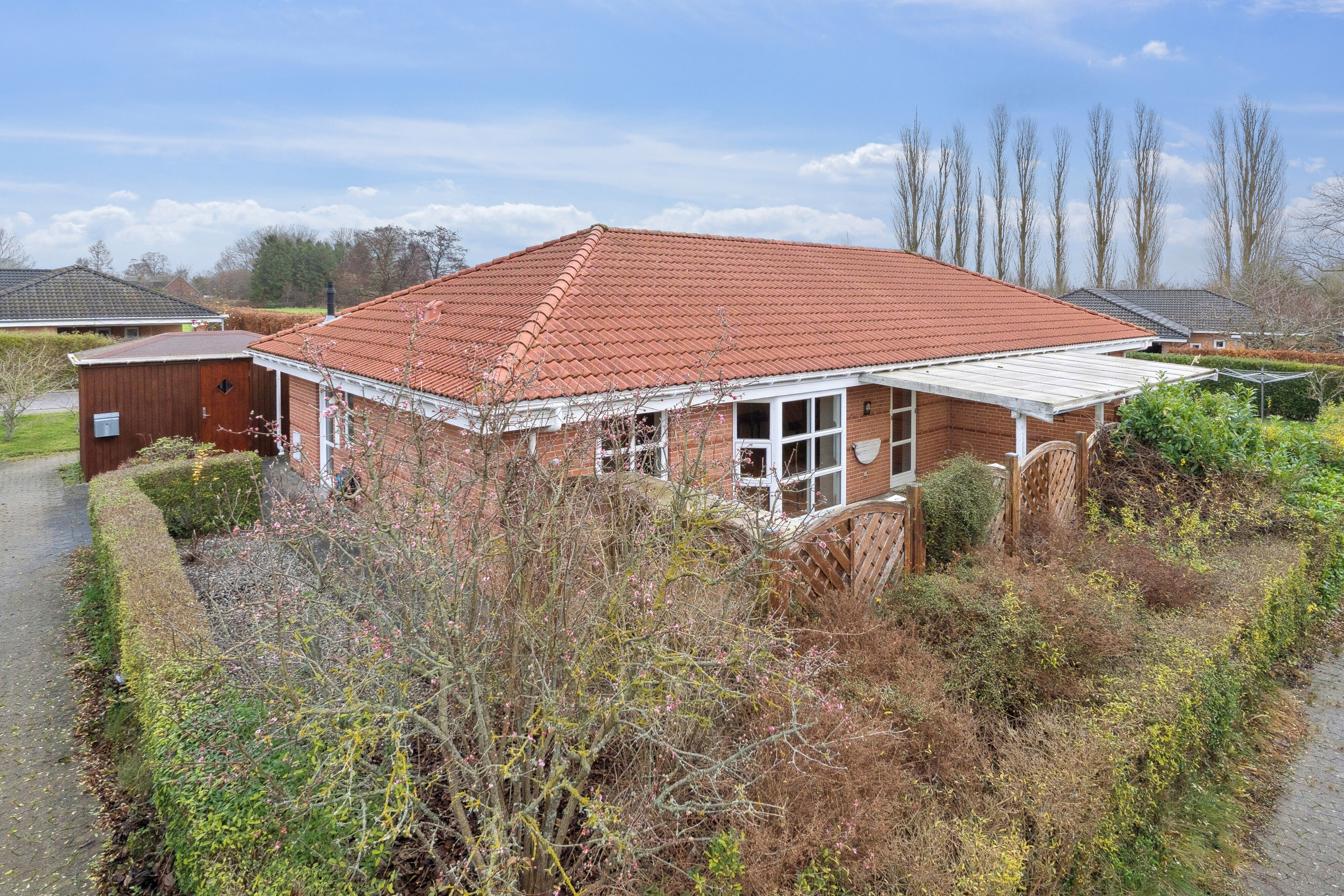 Fremhævet set fra vejen billede i fuldskærmstilstand. Billede af Rosengården 19, 4653 Karise