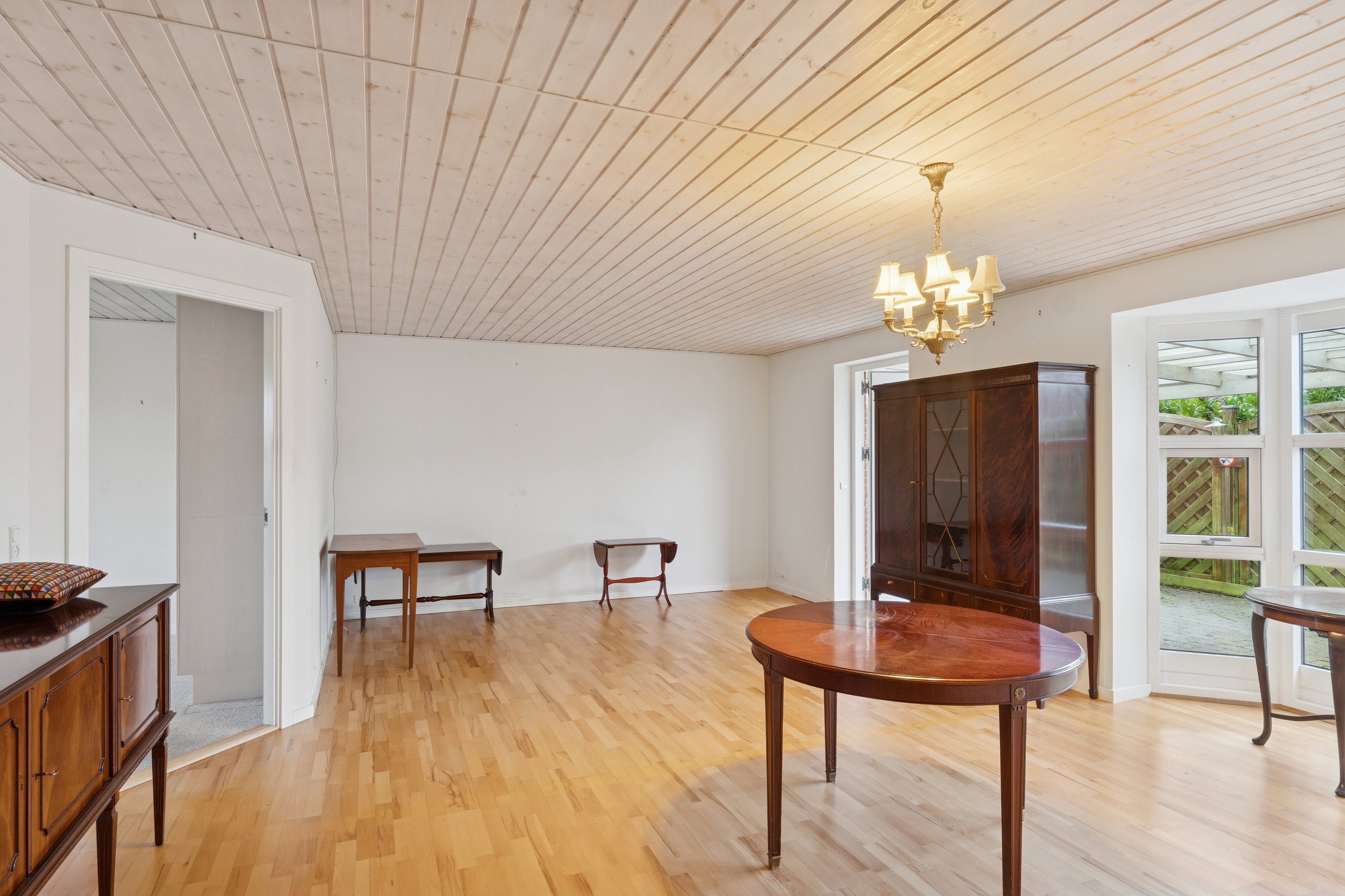 Fremhævet stue billede i fuldskærmstilstand. Billede af Rosengården 19, 4653 Karise