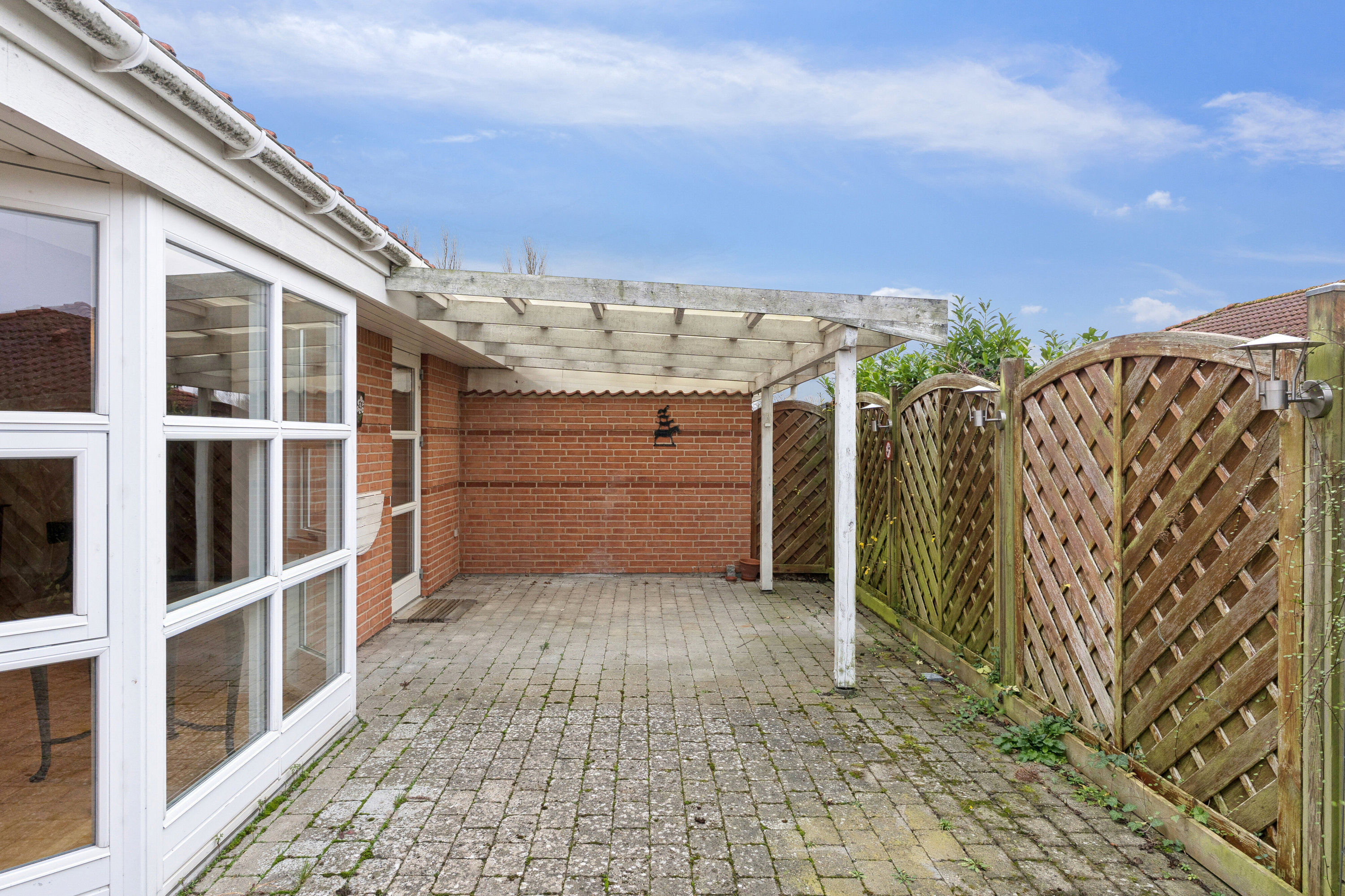Fremhævet overdækket terrasse billede i fuldskærmstilstand. Billede af Rosengården 19, 4653 Karise