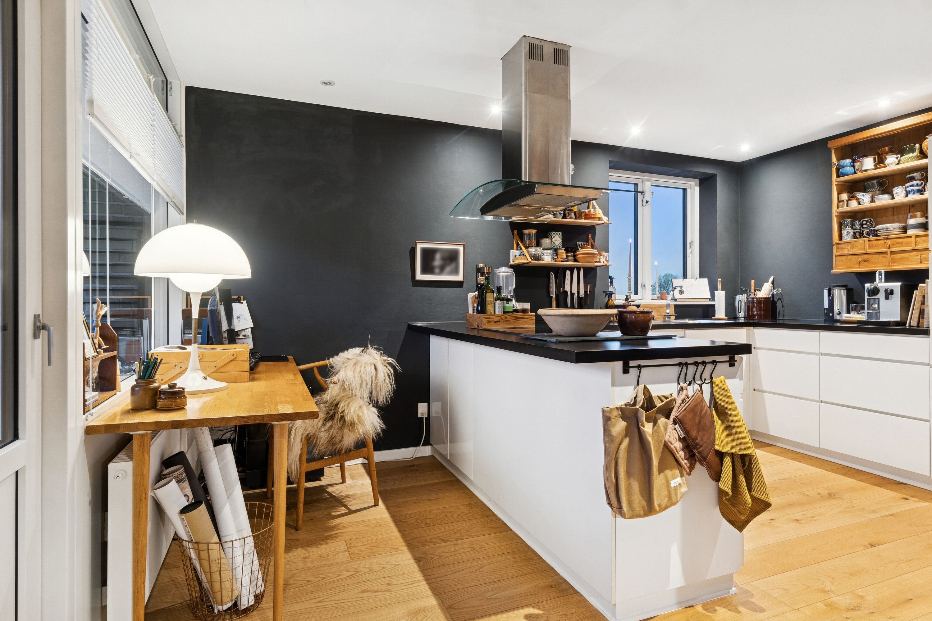 Fremhævet køkken billede i fuldskærmstilstand. Billede af Kongsgårdsvej 20, st.. 4., 8260 Viby J