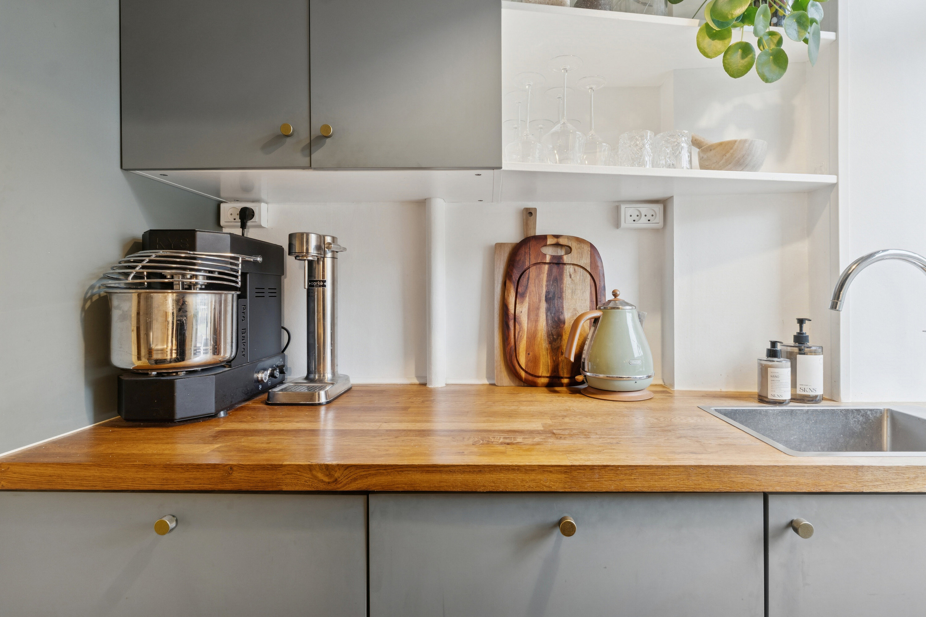 Fremhævet køkken billede i fuldskærmstilstand. Billede af Händelsvej 10, st.. th., 2450 København SV