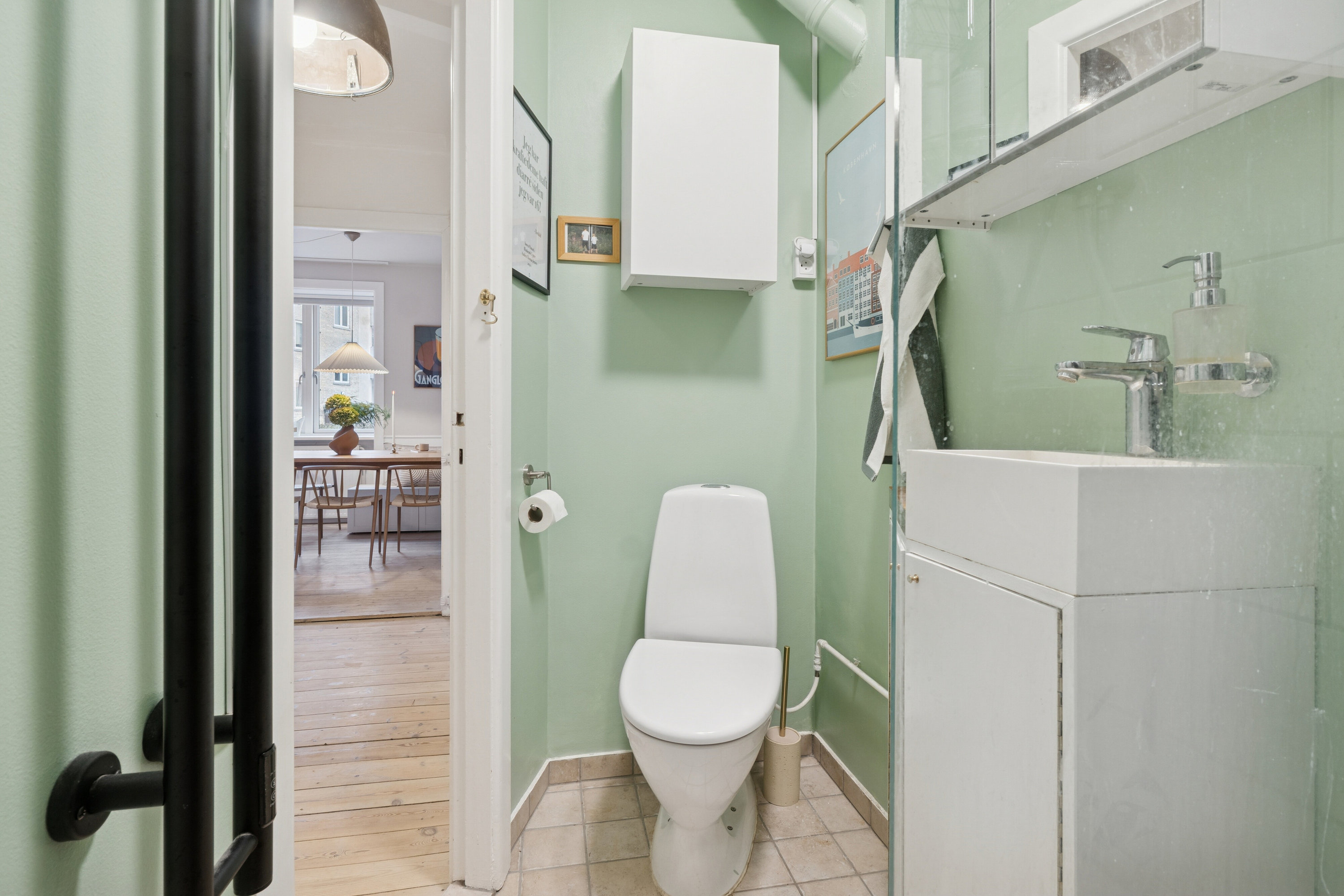 Fremhævet toilet billede i fuldskærmstilstand. Billede af Händelsvej 10, st.. th., 2450 København SV