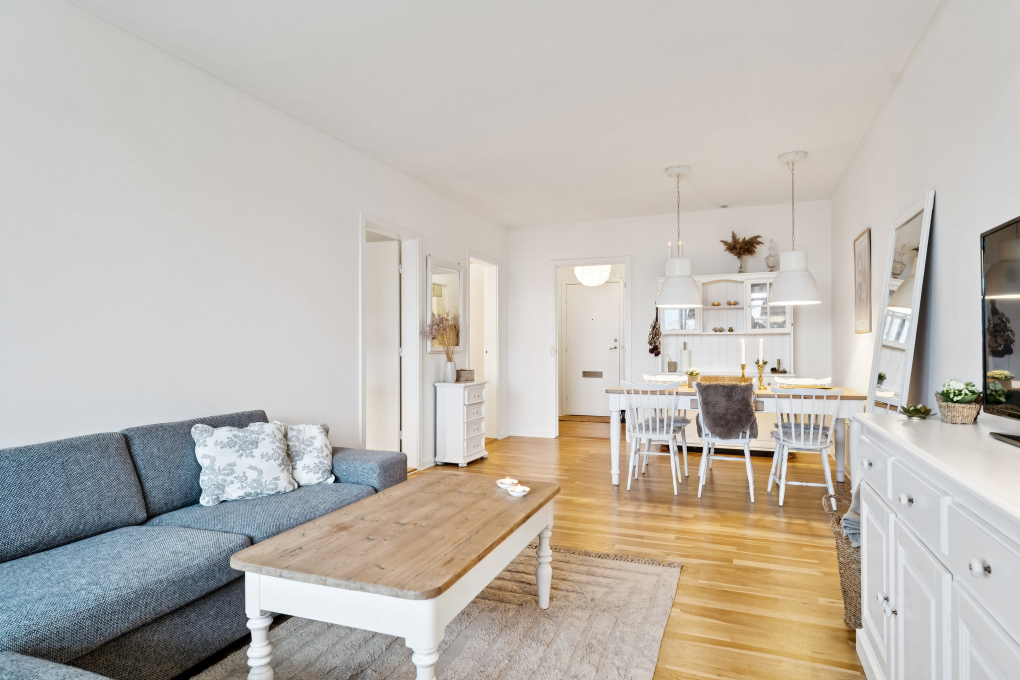 Fremhævet stue billede i fuldskærmstilstand. Billede af Højtoftegade 8, st.. mf., 8940 Randers SV