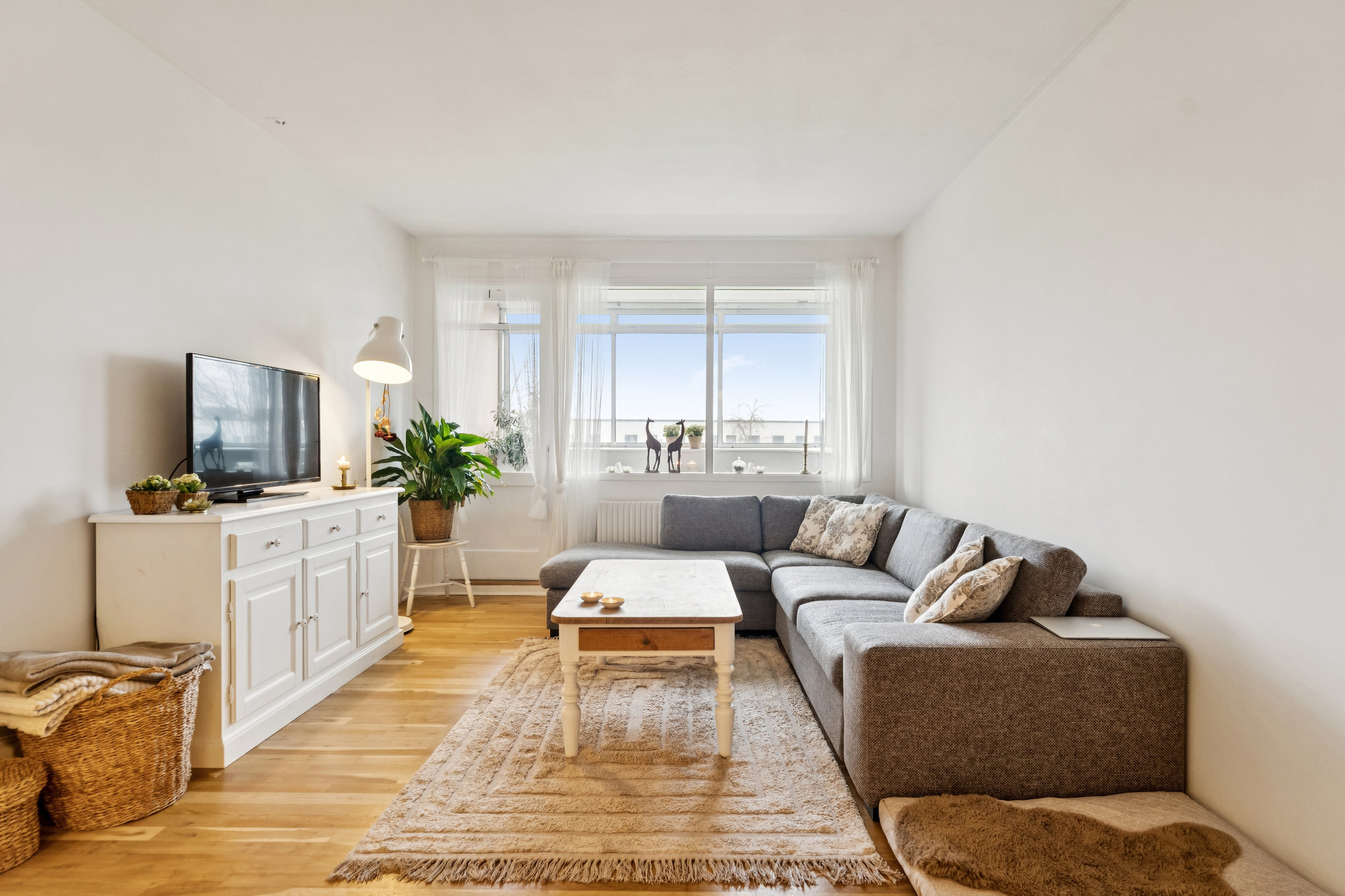 Fremhævet stue billede i fuldskærmstilstand. Billede af Højtoftegade 8, st.. mf., 8940 Randers SV