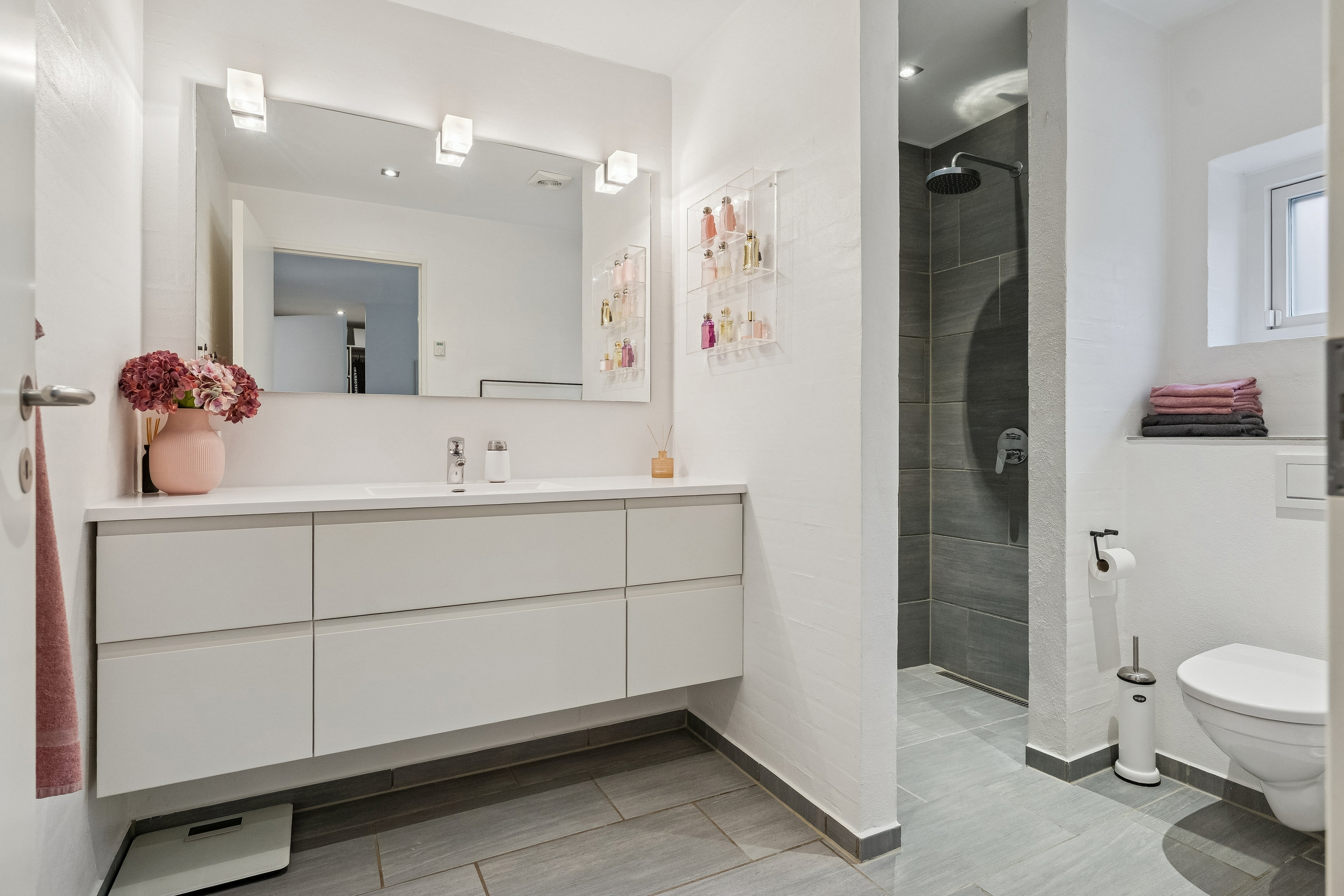 Fremhævet badeværelse billede i fuldskærmstilstand. Billede af Kong Sigfreds Vej 22, 8920 Randers NV