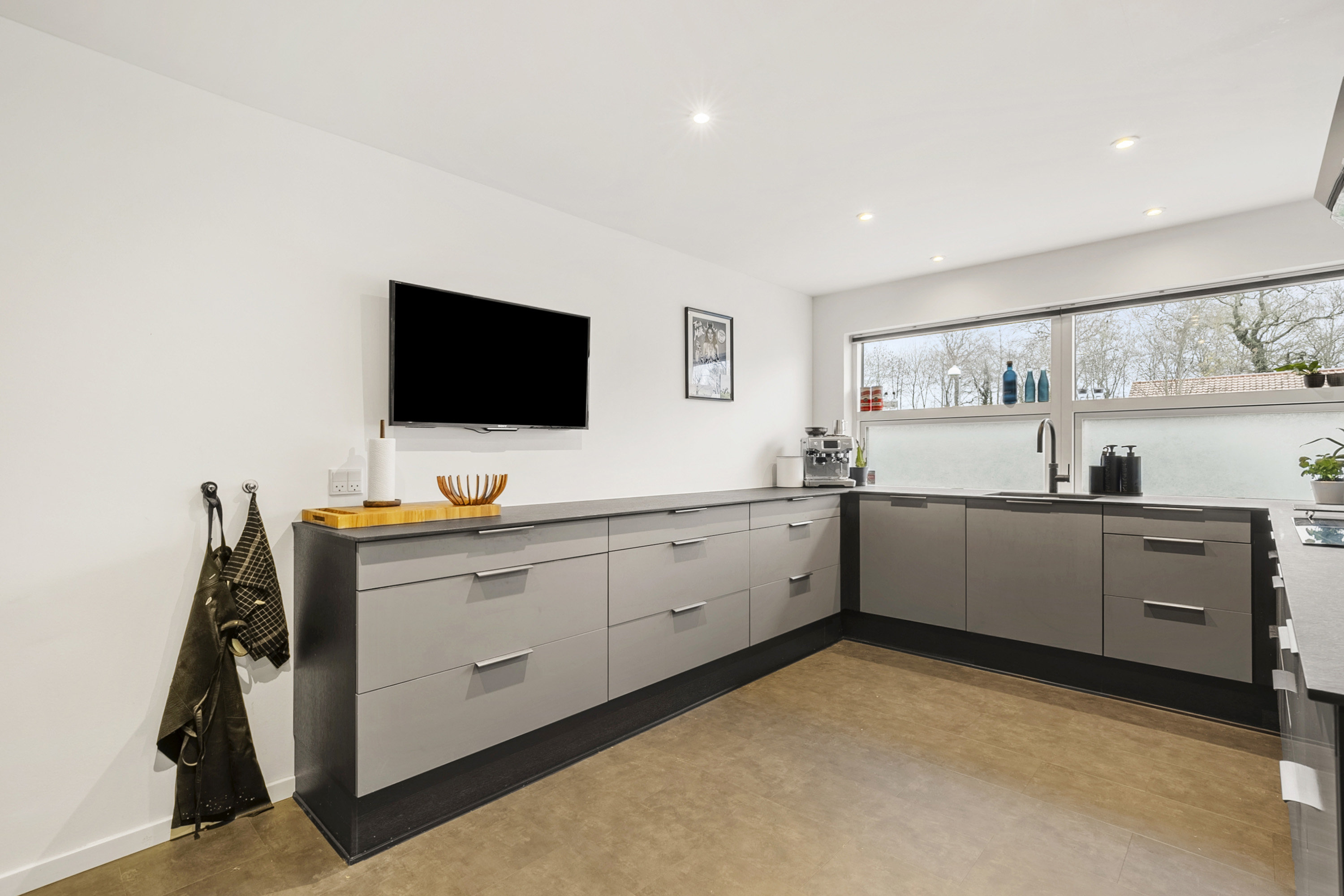 Fremhævet stue billede i fuldskærmstilstand. Billede af Lyngmosevænget 10, 5000 Odense C