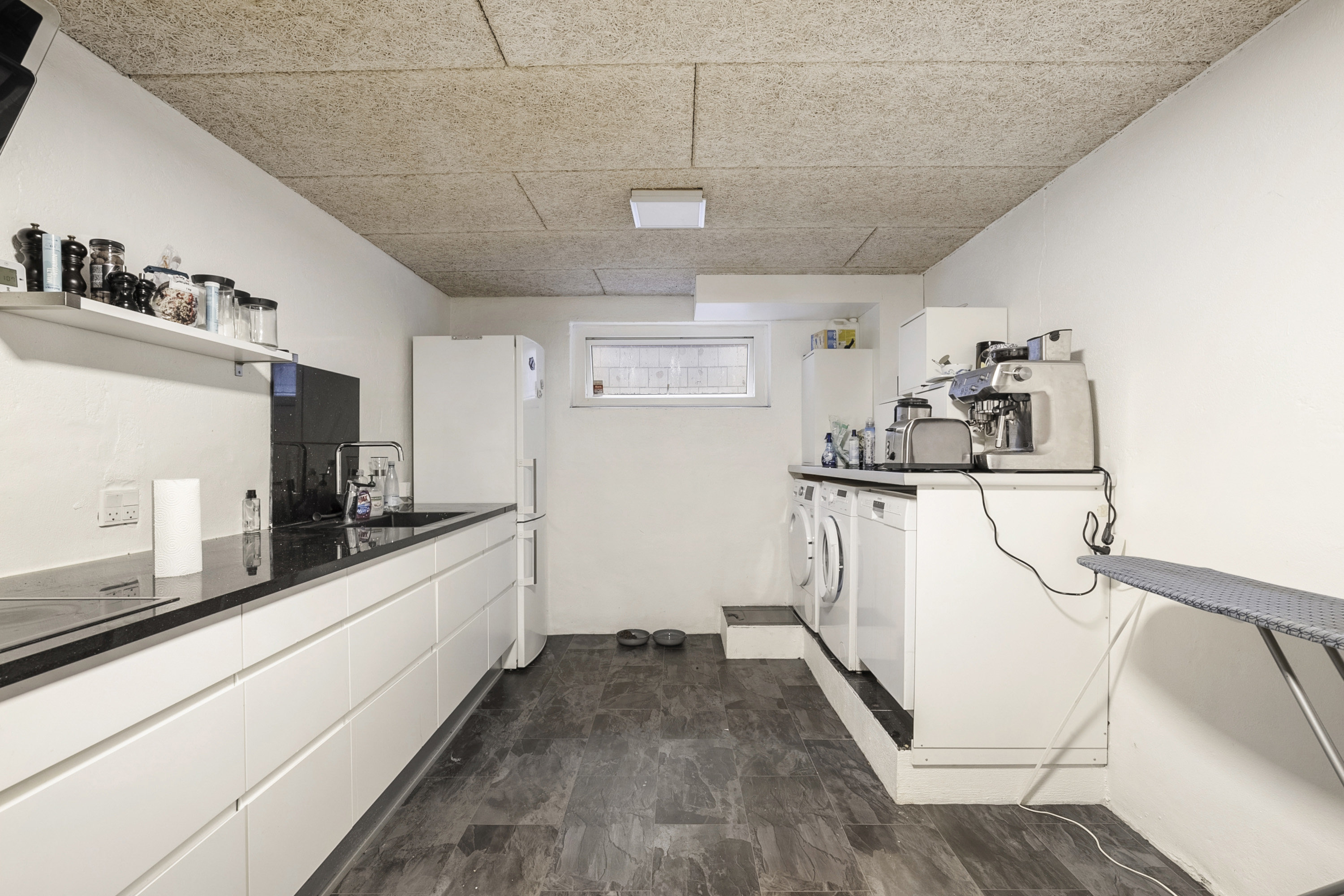 Fremhævet køkken billede i fuldskærmstilstand. Billede af Lyngmosevænget 10, 5000 Odense C