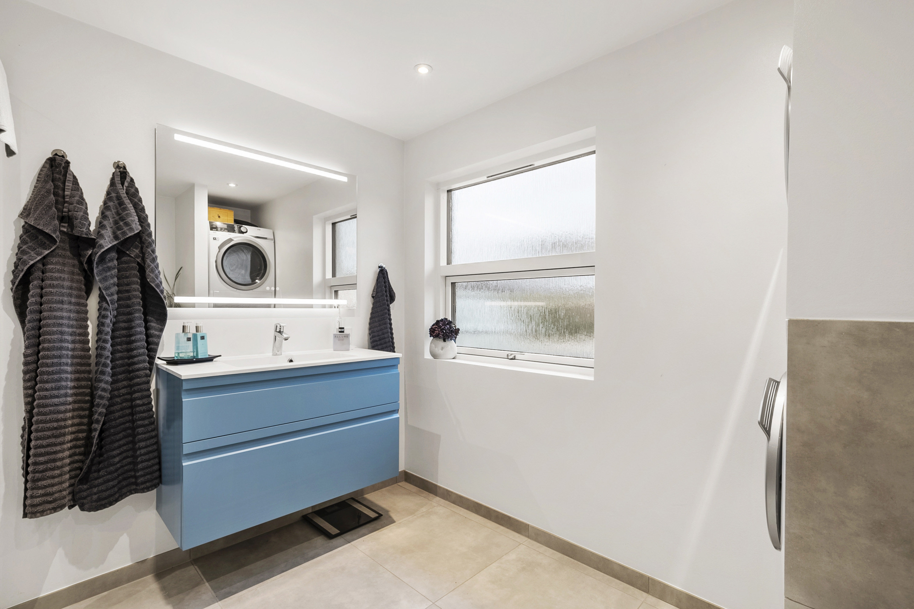 Fremhævet badeværelse billede i fuldskærmstilstand. Billede af Lyngmosevænget 10, 5000 Odense C