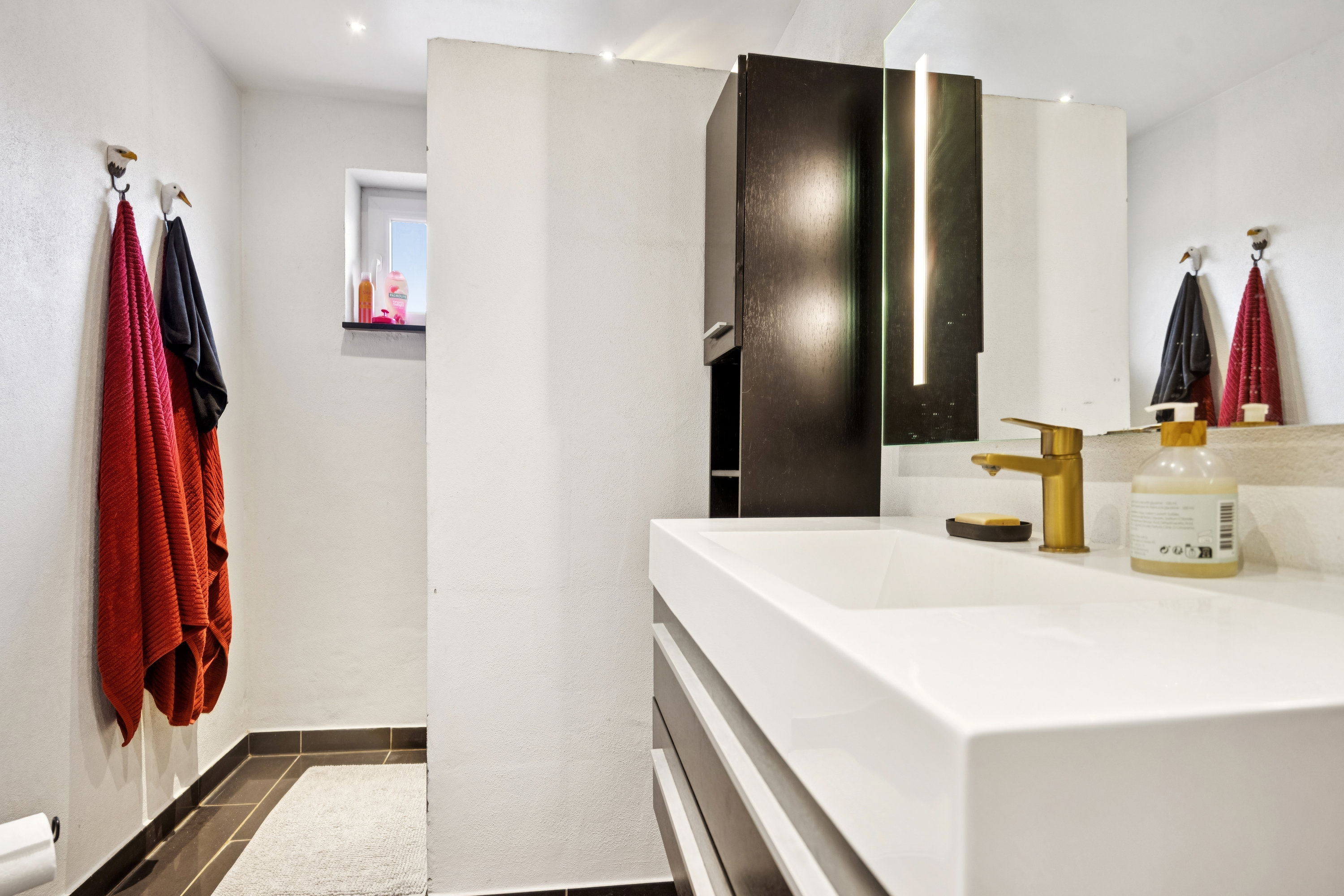 Fremhævet badeværelse billede i fuldskærmstilstand. Billede af Parallelvej 6, Gudumholm, 9280 Storvorde