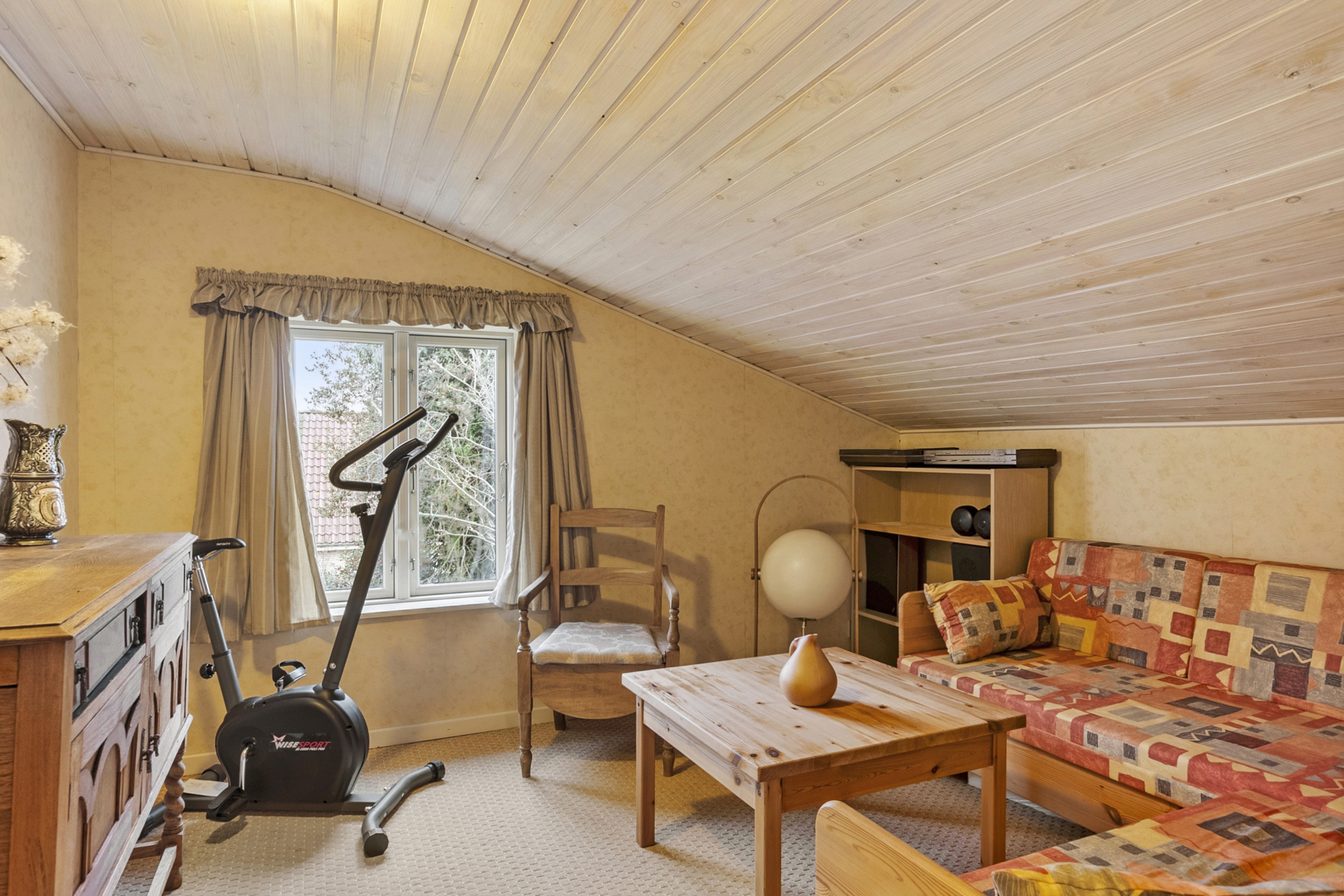 Fremhævet stue billede i fuldskærmstilstand. Billede af Løjt Nørregade 26, Løjt Kirkeby, 6200 Aabenraa