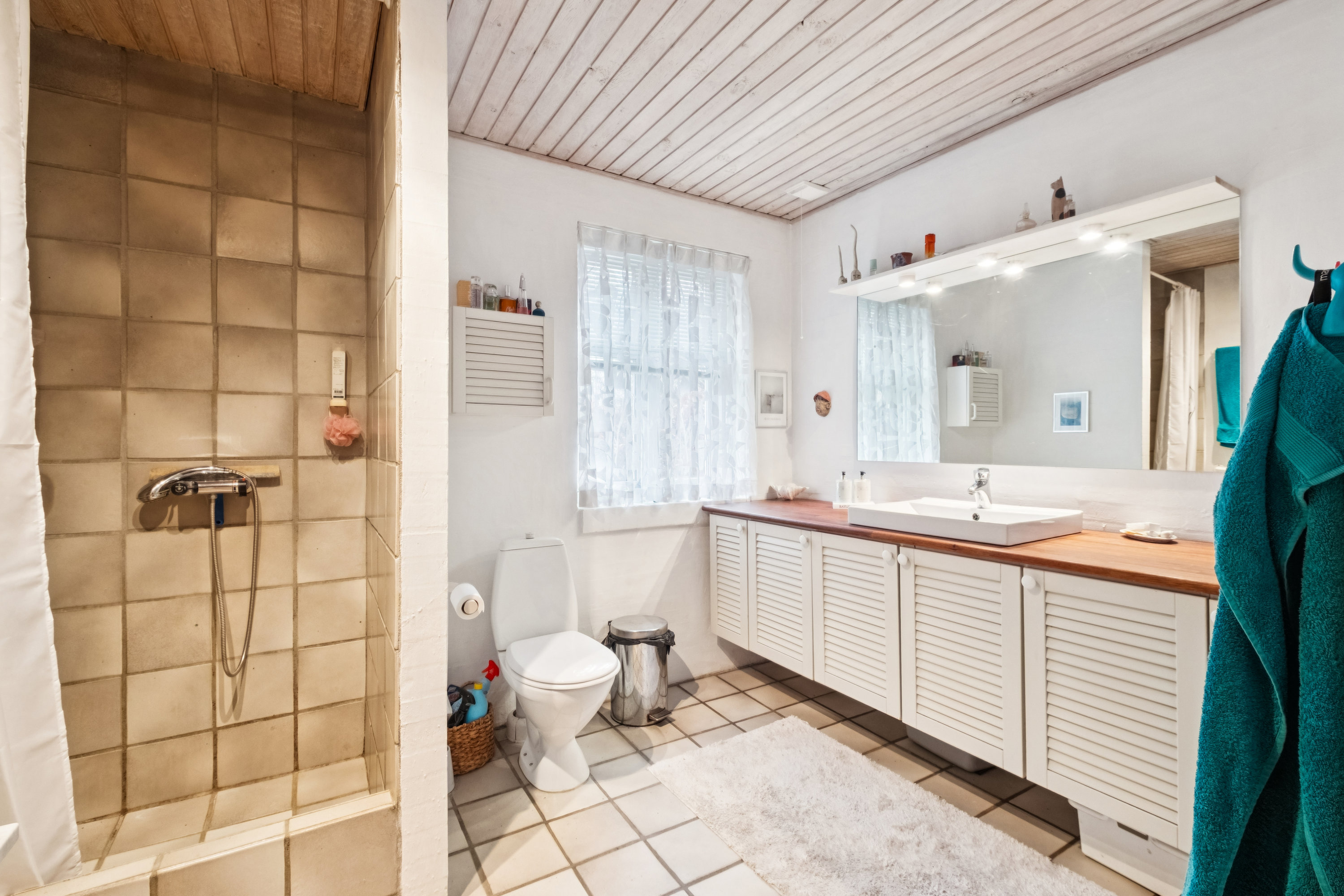 Fremhævet badeværelse billede i fuldskærmstilstand. Billede af Troldkærvej 30, 9240 Nibe