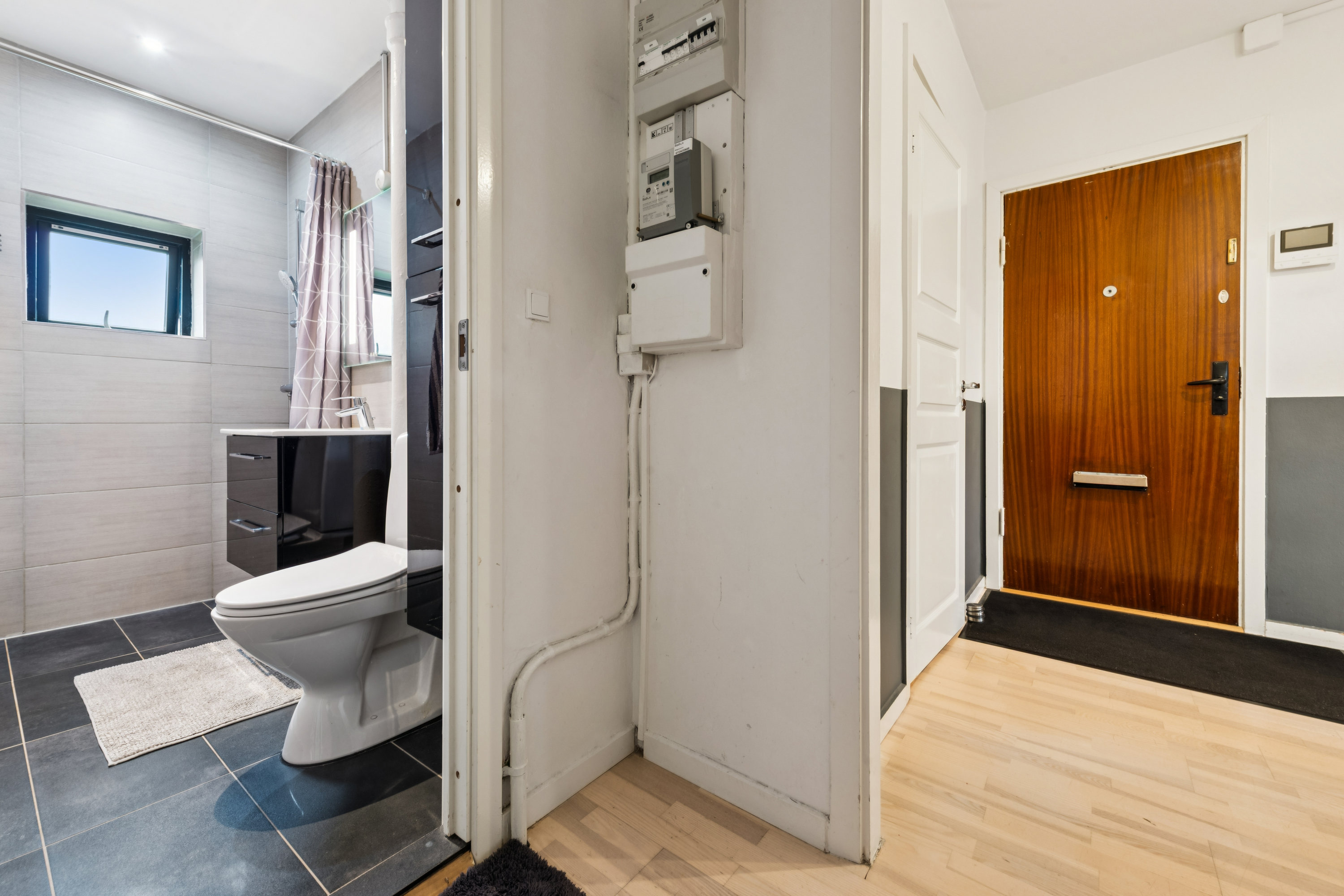 Fremhævet badeværelse billede i fuldskærmstilstand. Billede af Åfløjen 46, st.. th., 2700 Brønshøj