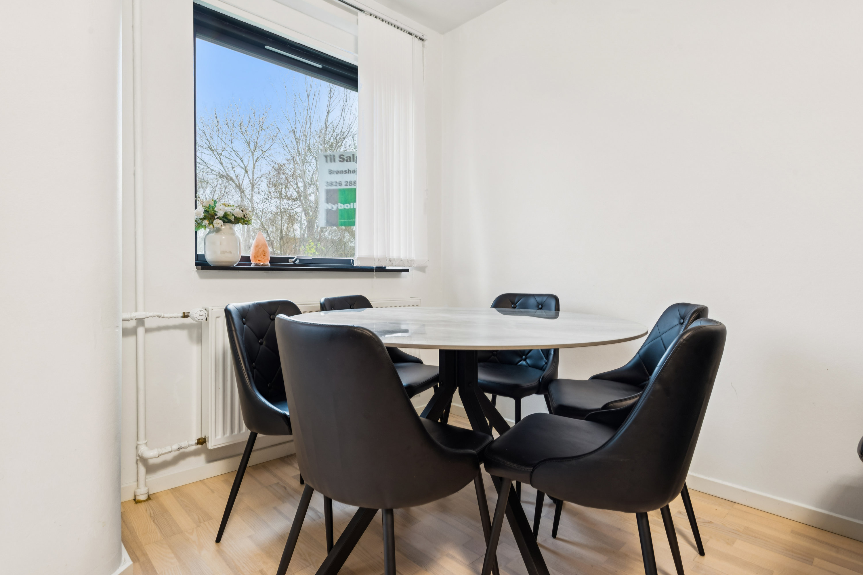 Miniaturebillede 1: køkken. Billede af Åfløjen 46, st.. th., 2700 Brønshøj