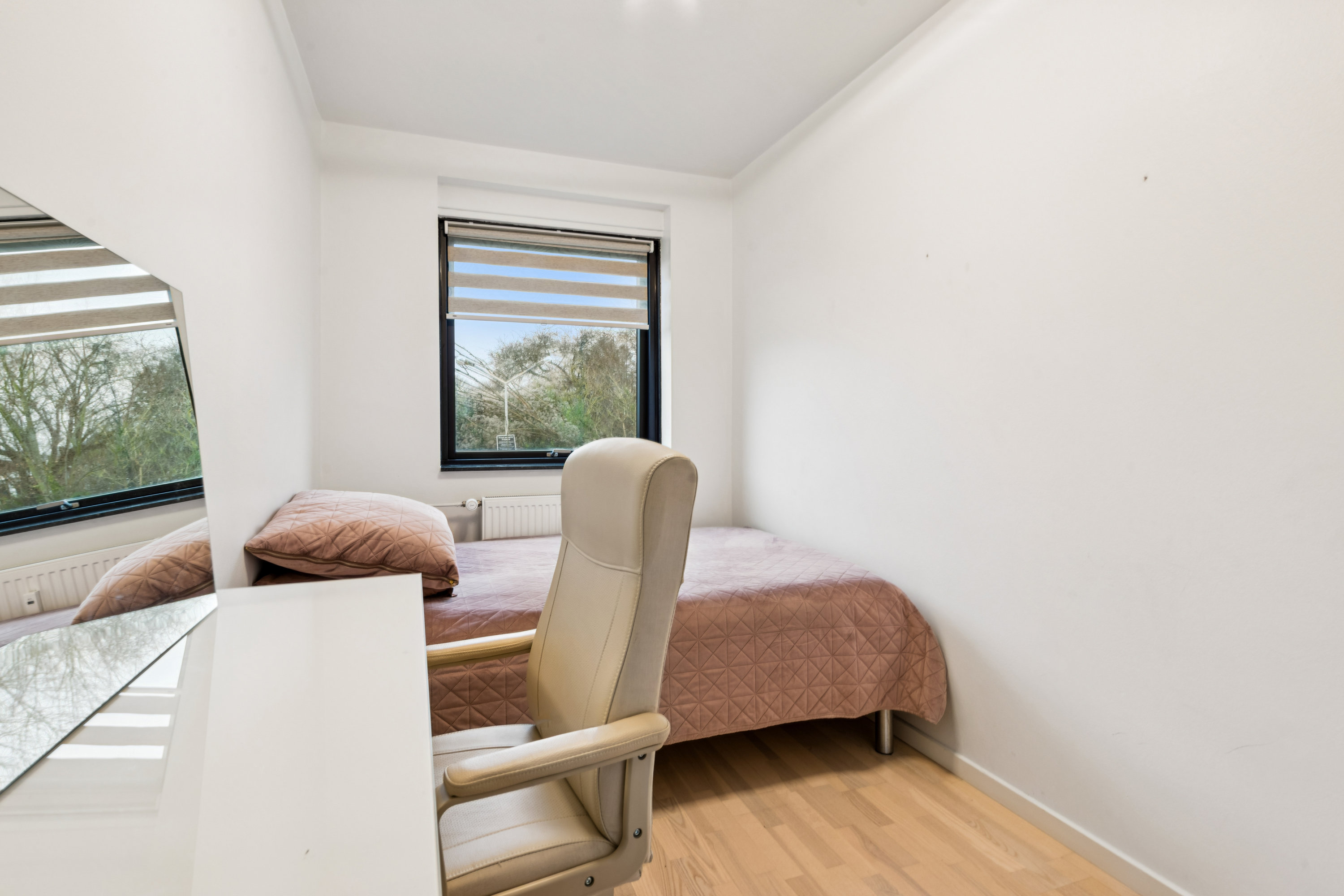 Fremhævet stue billede i fuldskærmstilstand. Billede af Åfløjen 46, st.. th., 2700 Brønshøj