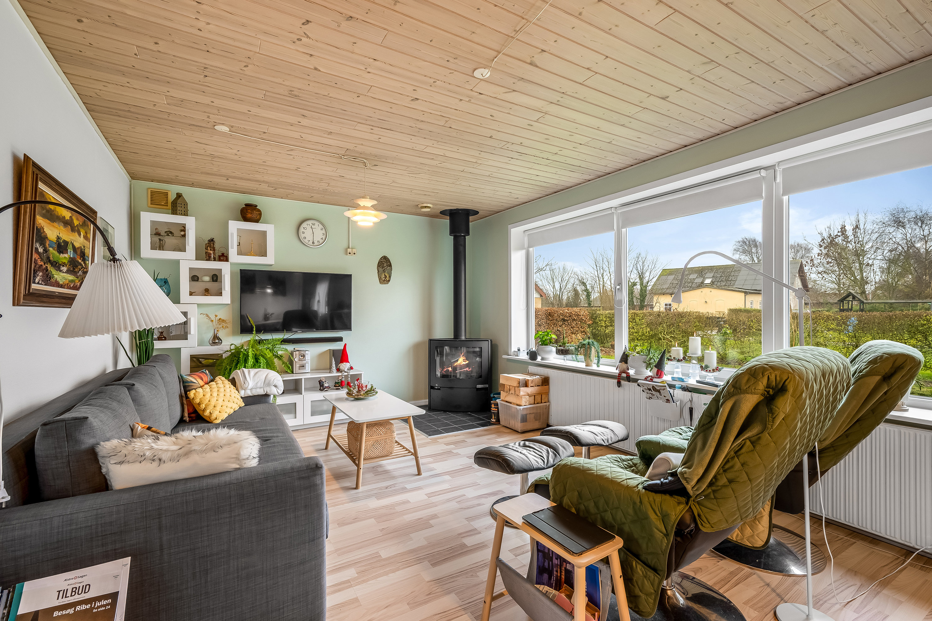 Fremhævet stue billede i fuldskærmstilstand. Billede af Engvej 4, Abild, 6270 Tønder