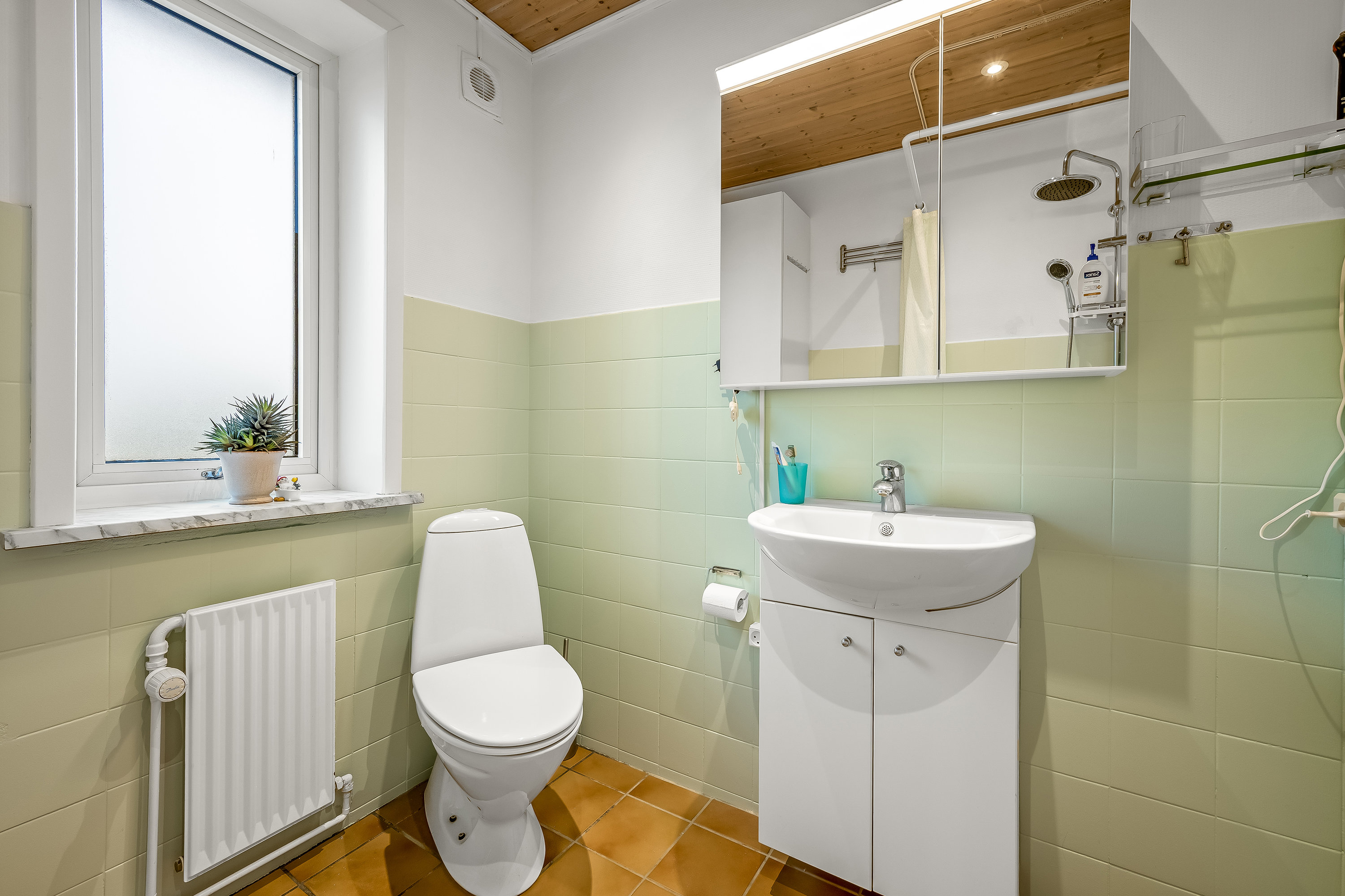 Fremhævet badeværelse billede i fuldskærmstilstand. Billede af Engvej 4, Abild, 6270 Tønder