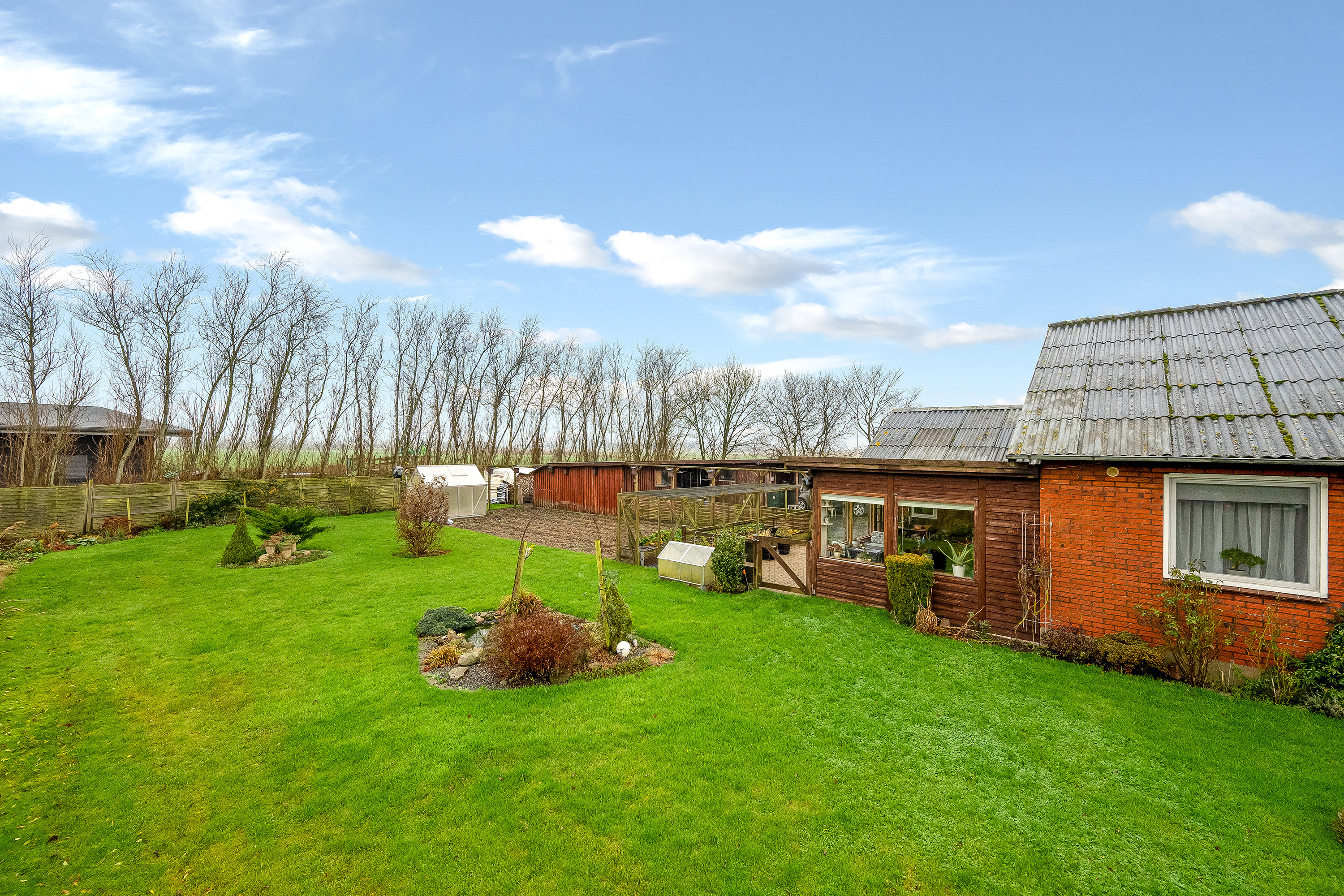 Fremhævet facade billede i fuldskærmstilstand. Billede af Engvej 4, Abild, 6270 Tønder