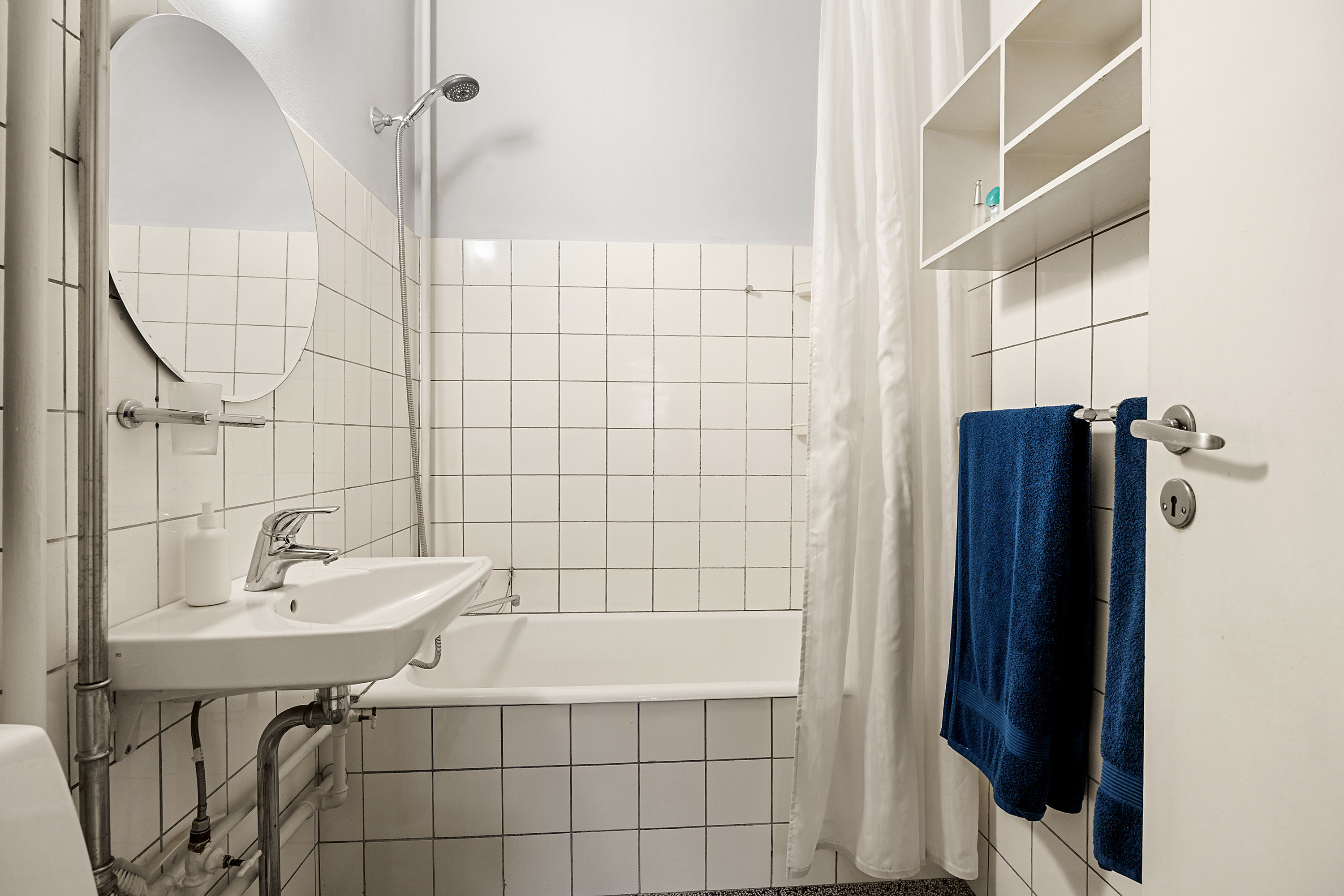 Fremhævet badeværelse billede i fuldskærmstilstand. Billede af Adelgade 47, 2. th., 1304 København K