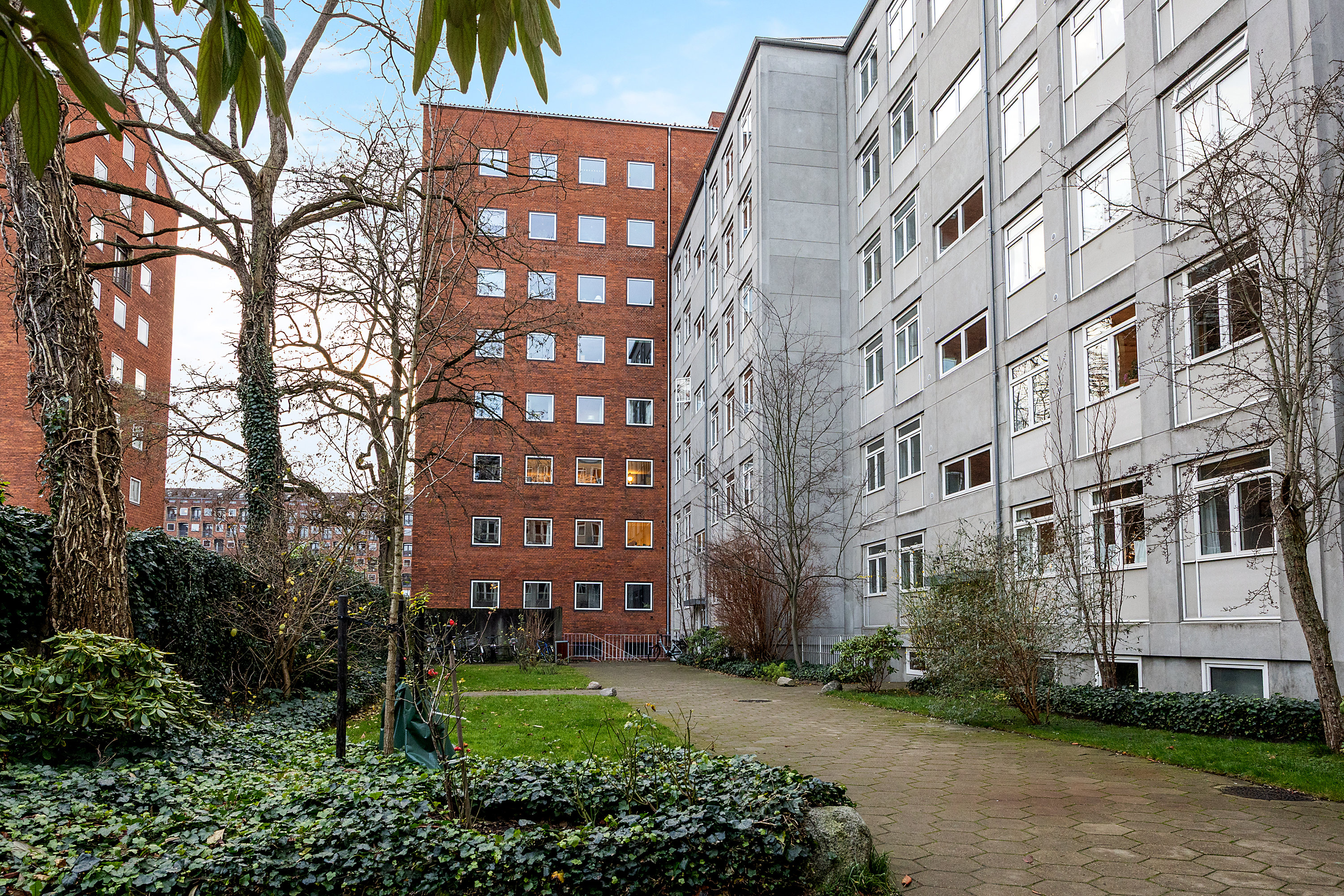 Fremhævet gårdmiljø billede i fuldskærmstilstand. Billede af Adelgade 47, 2. th., 1304 København K